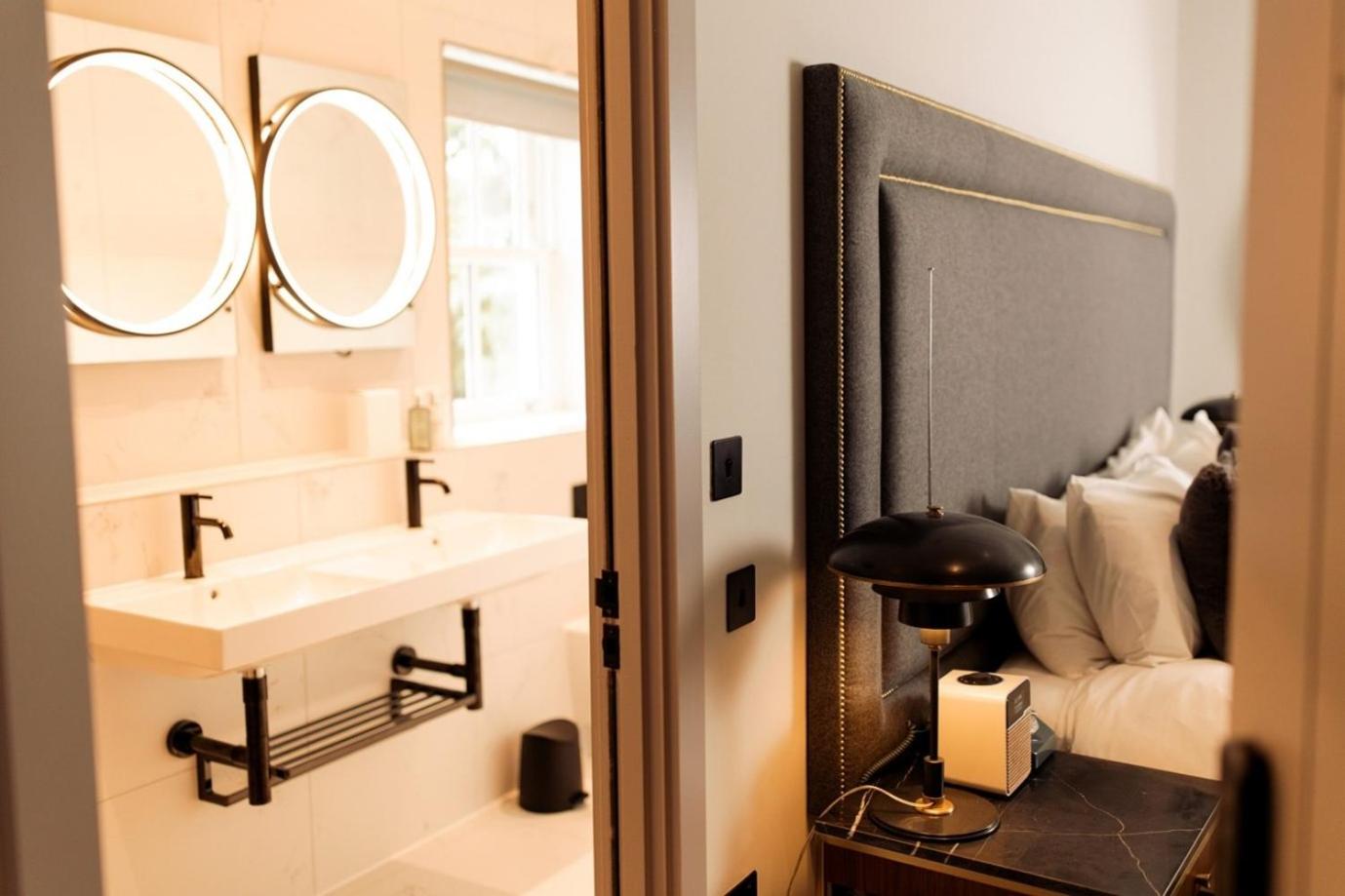Deluxe Room - Photo 2