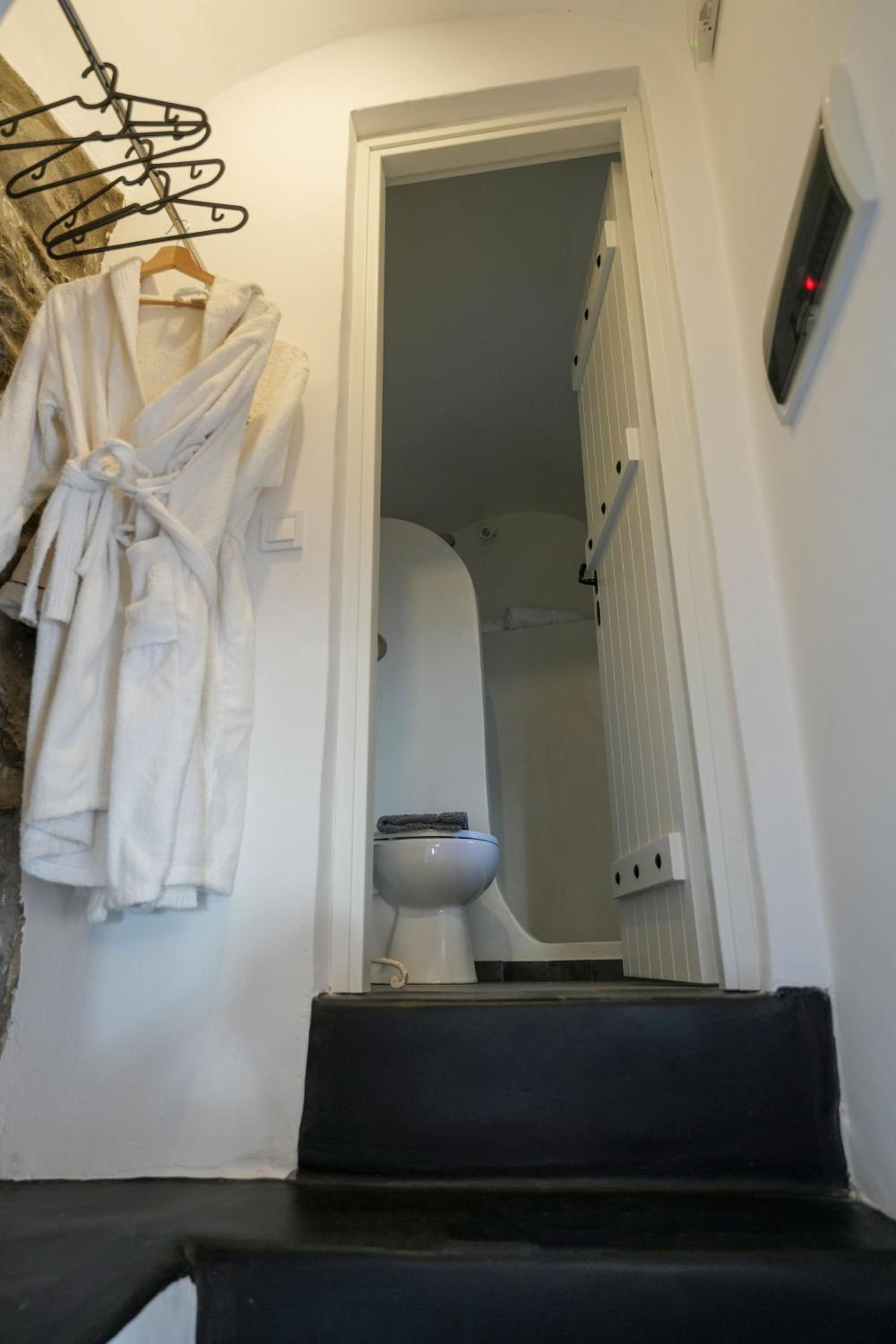 Studio Apartment photo 2