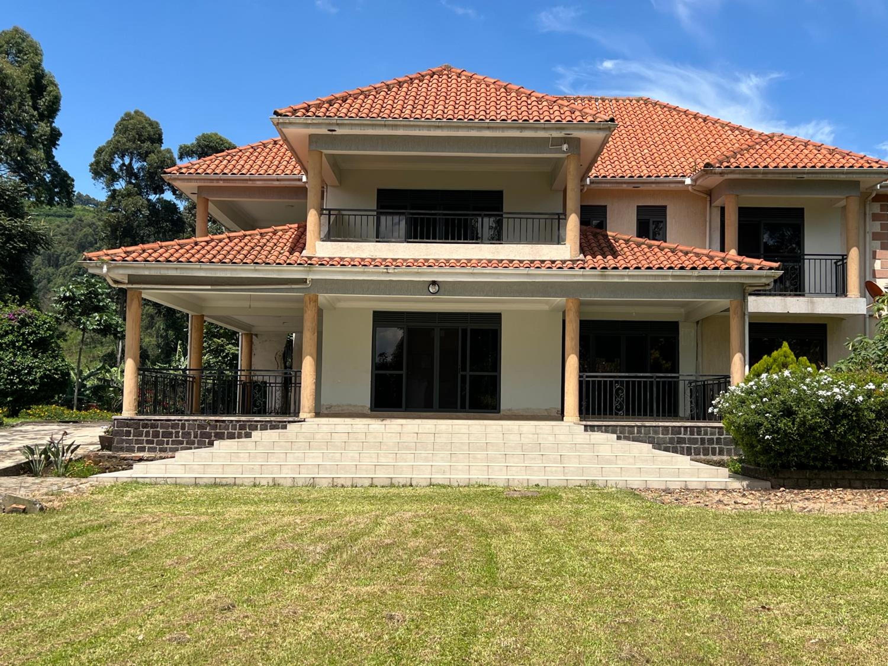 Three-Bedroom Villa photo 2