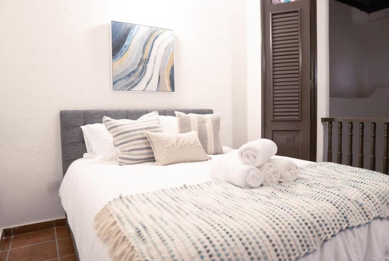 65 Fortaleza Apt 7A