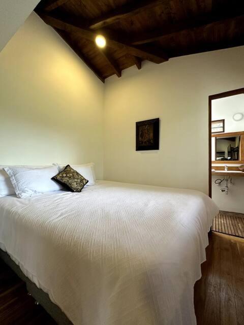 Deluxe Double Room with Balcony photo 3