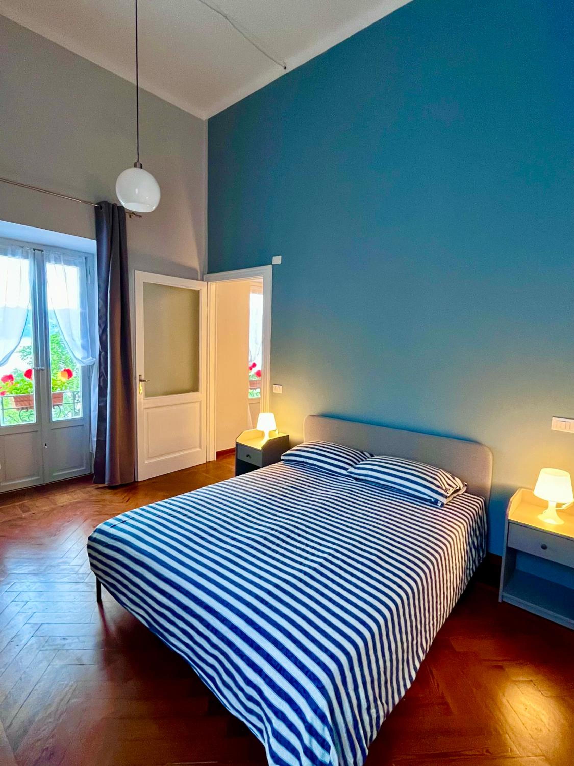 Apartment with Lake View