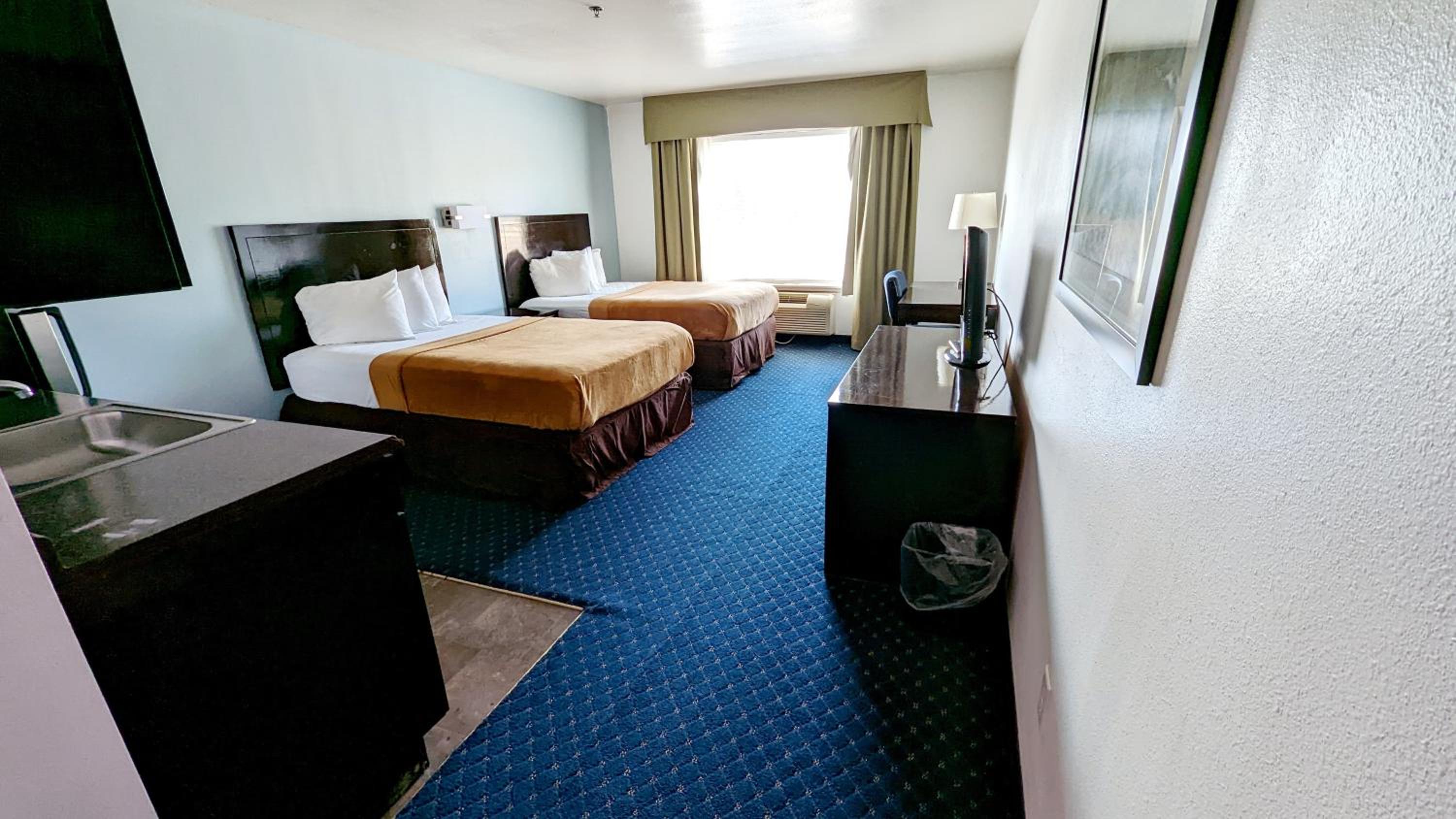 Double Room with Two Double Beds - Non-Smoking - Photo 5