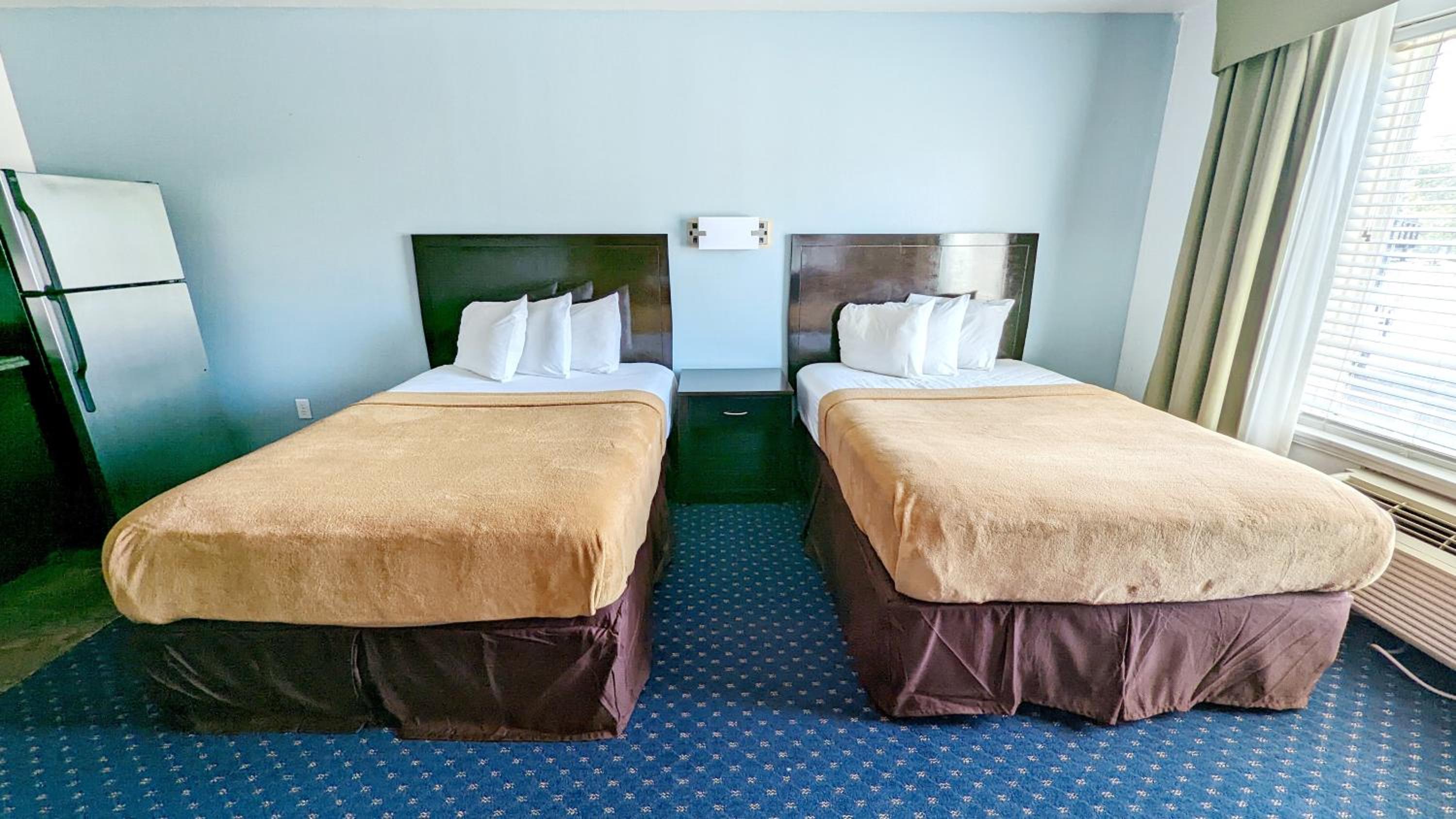Double Room with Two Double Beds - Non-Smoking - Photo 1