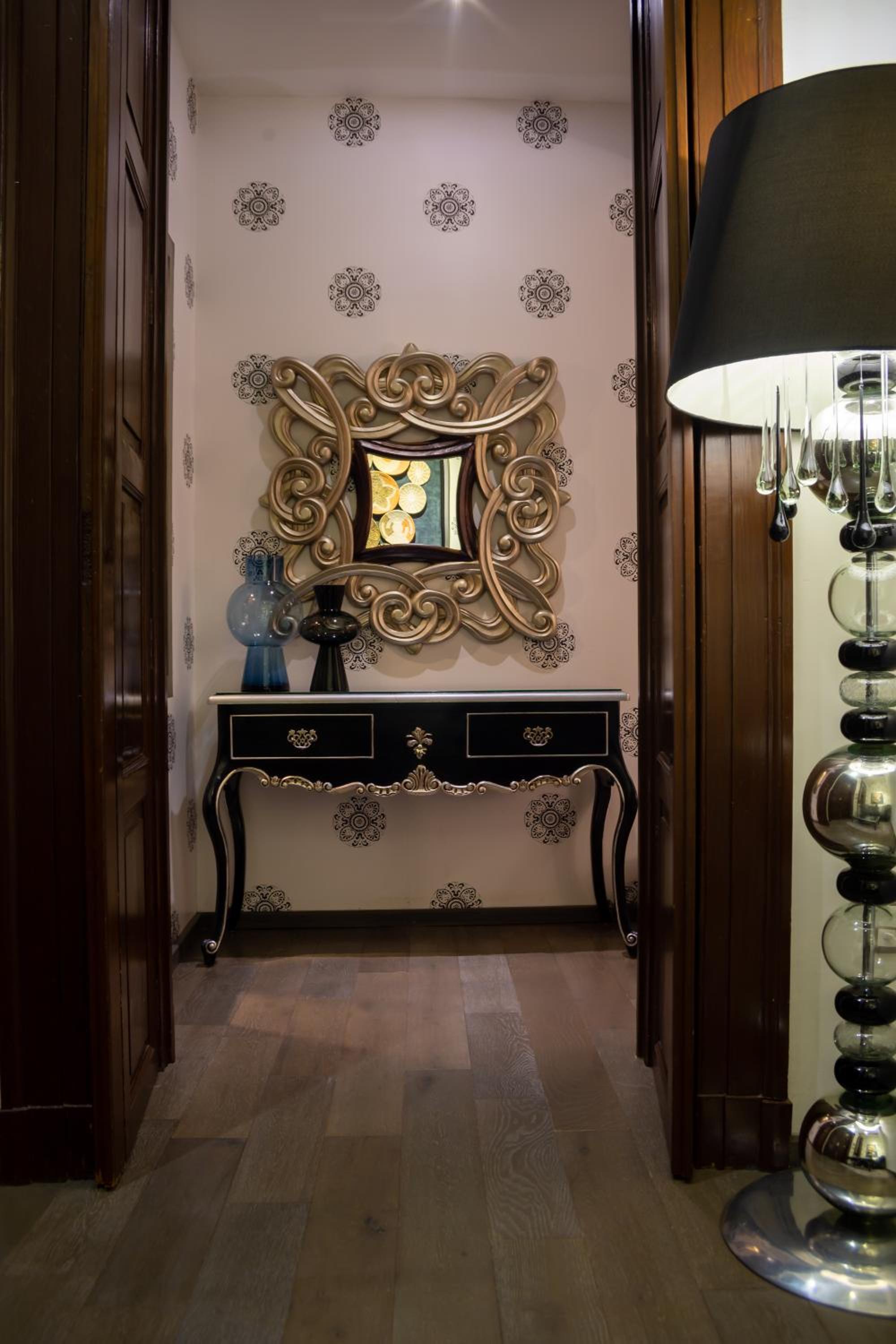 Deluxe Suite with Balcony - Isabel - Photo 8