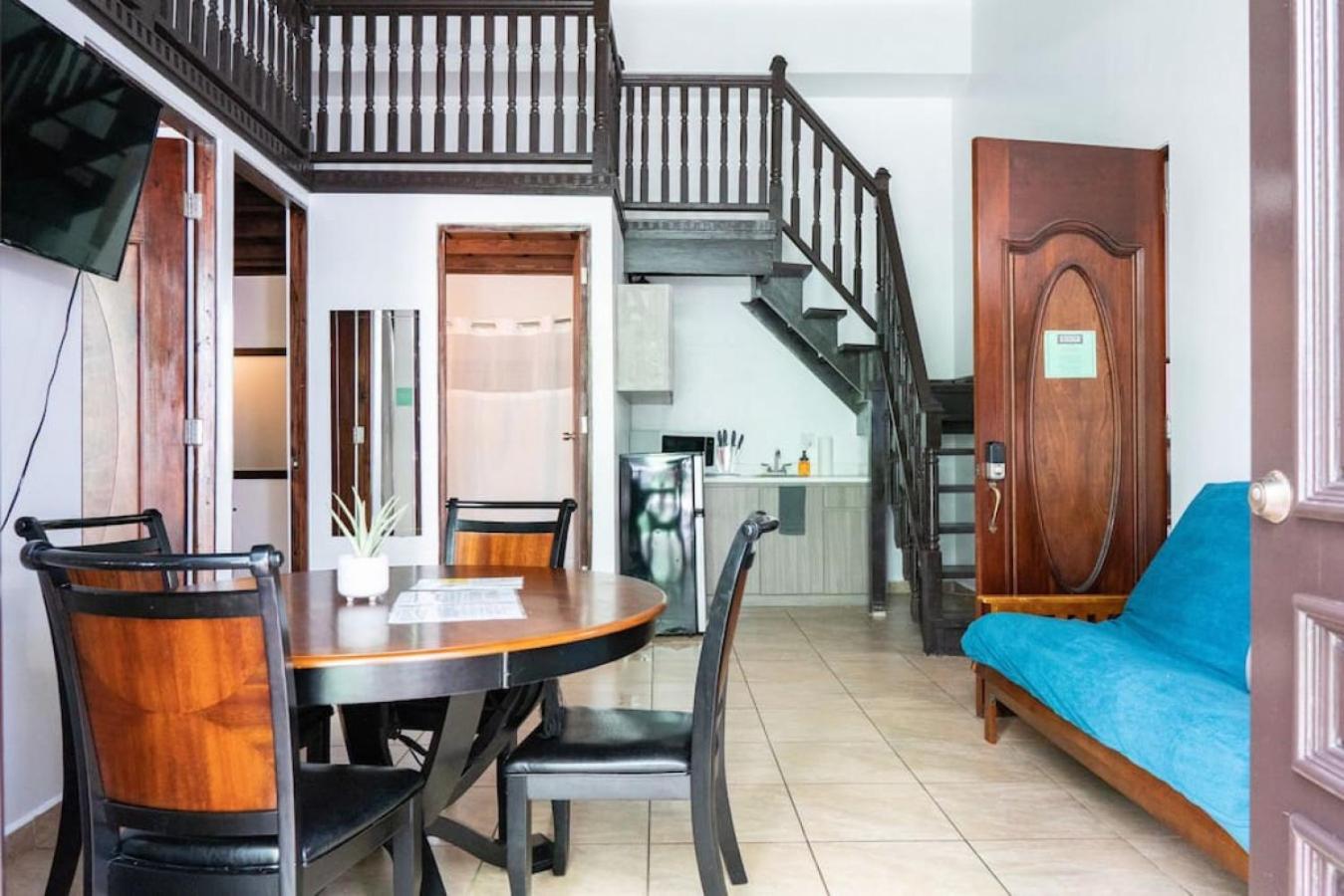 251 Fortaleza Apt 1