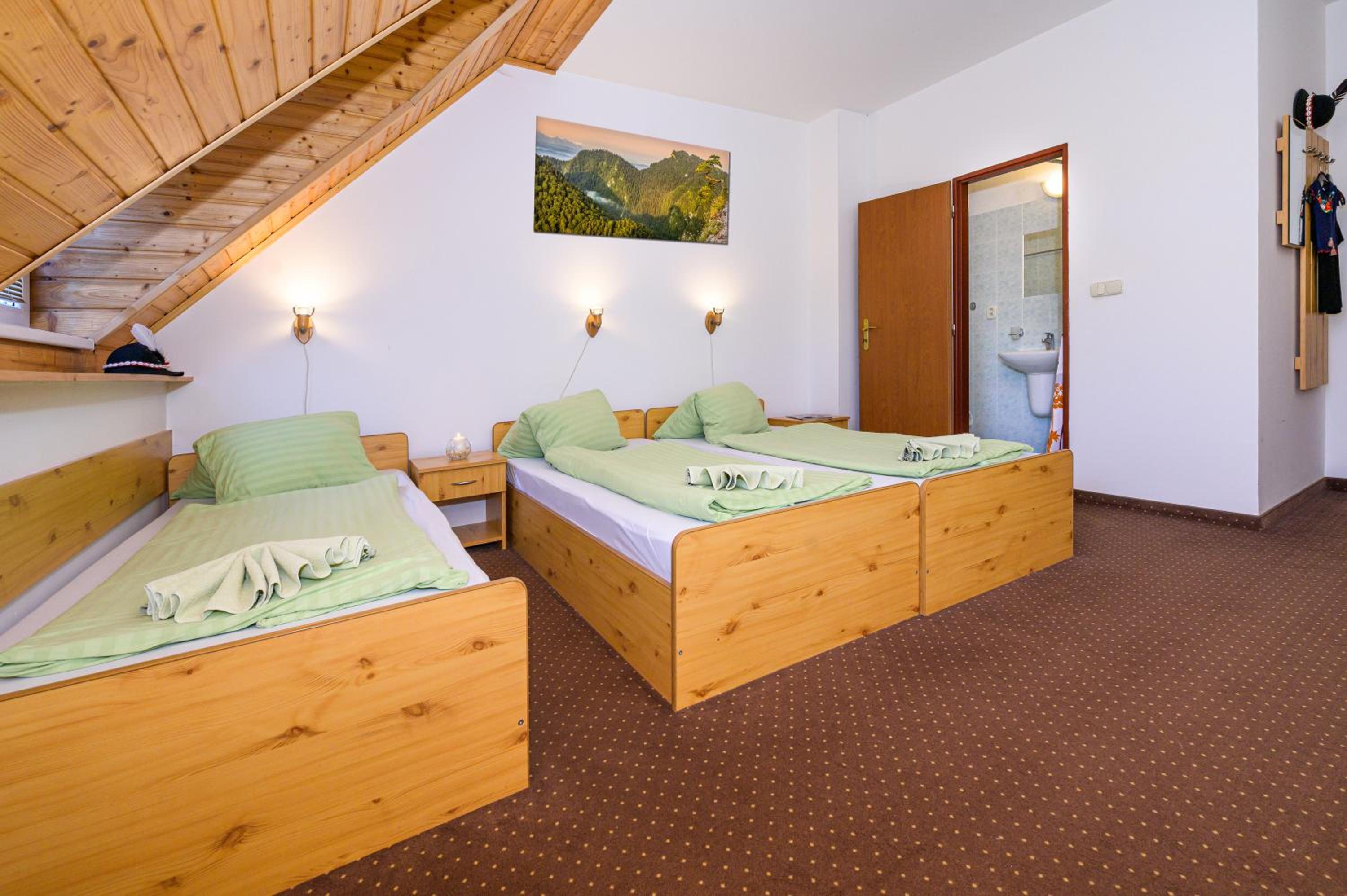 Standard Triple Room photo 2