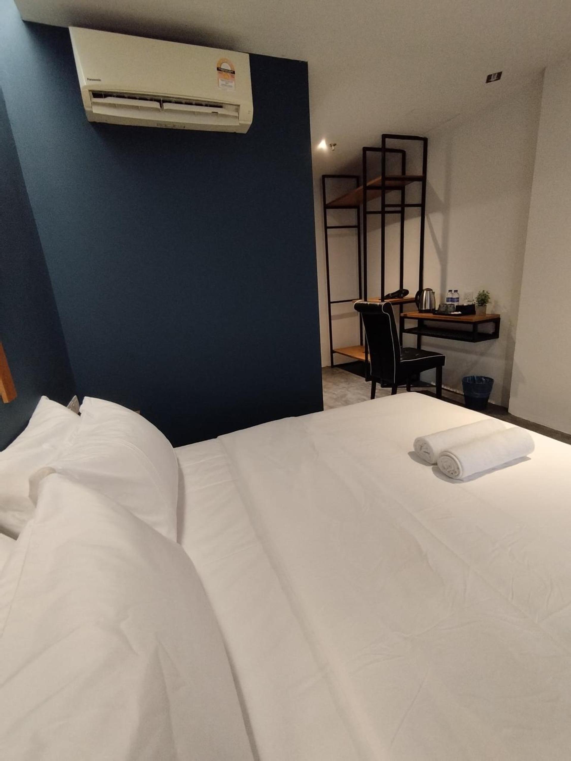 Deluxe Queen Room