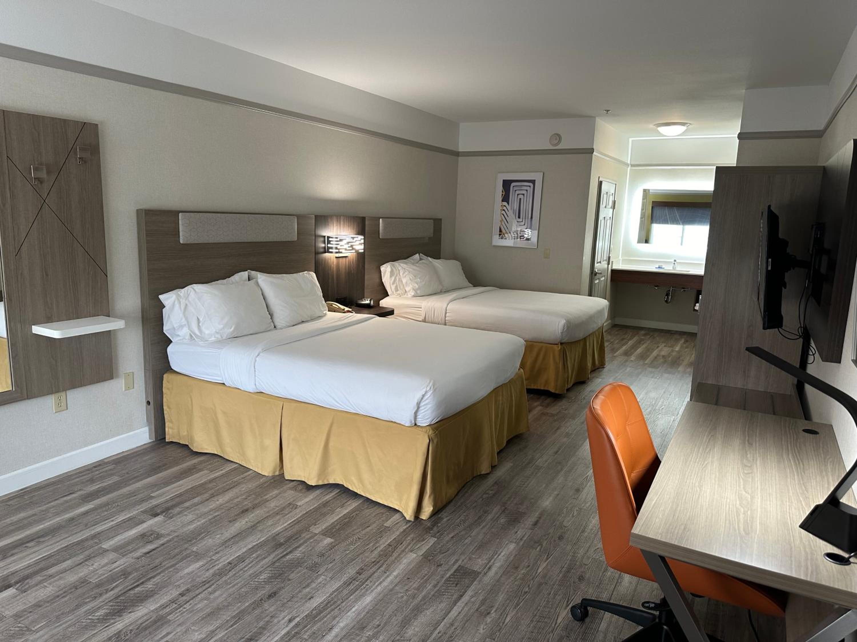 Executive Double Room with Two Double Beds - Photo 1