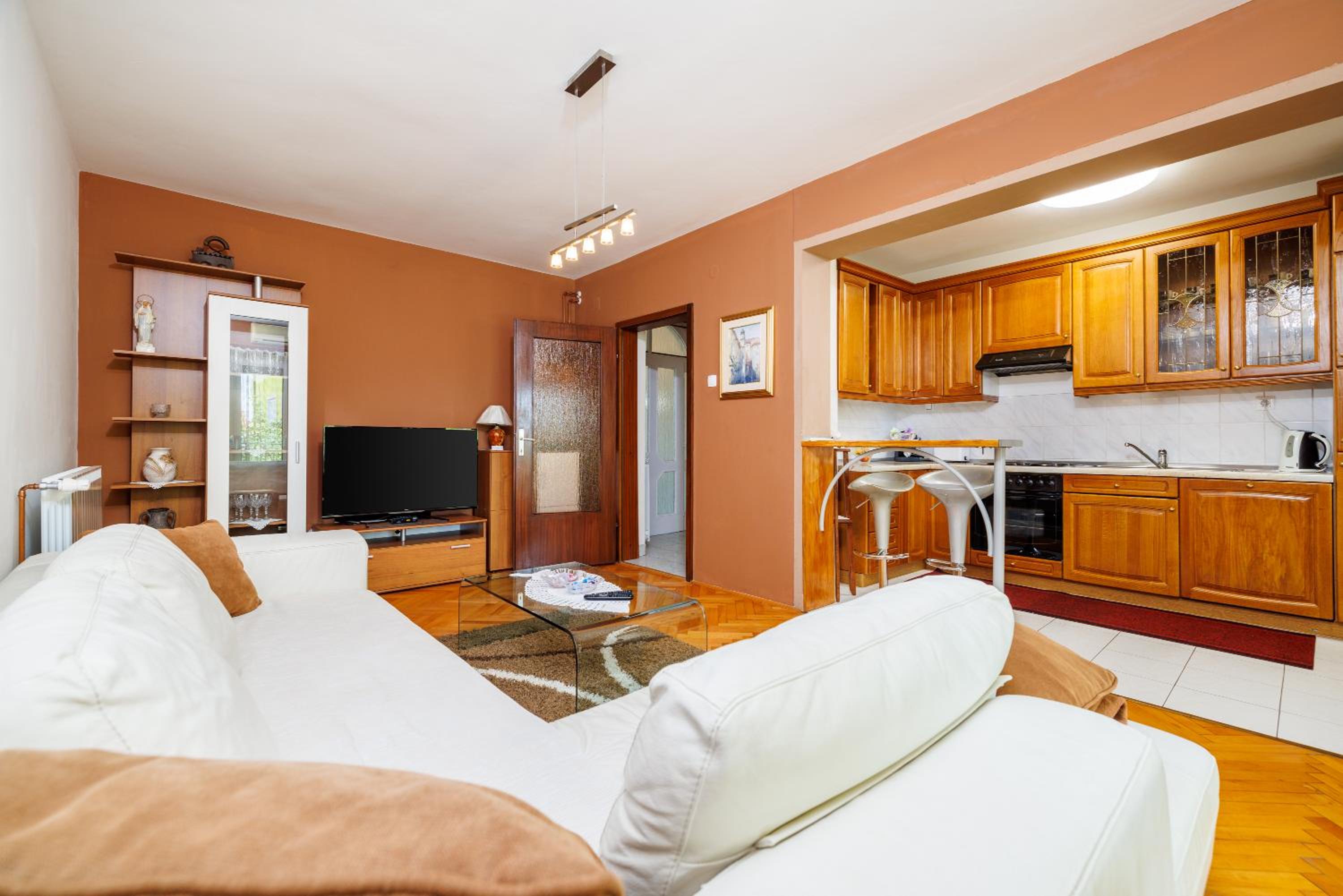 Two-Bedroom Apartment - Photo 8