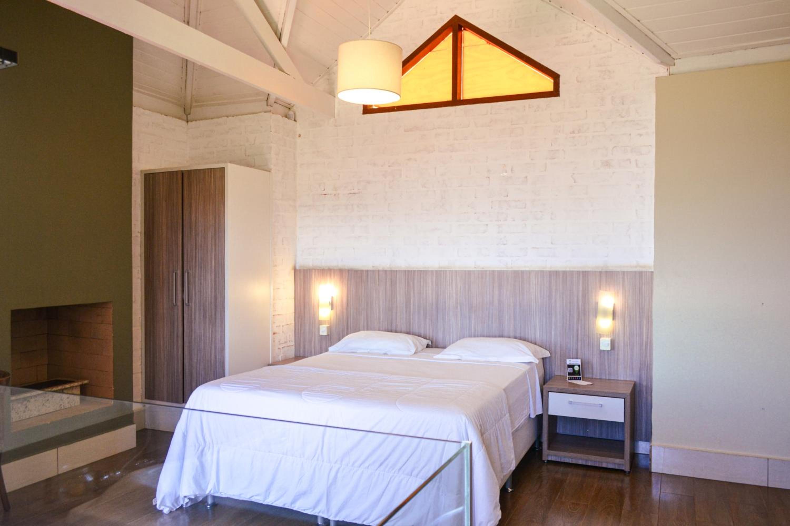 Deluxe Double Room with Bath photo 2