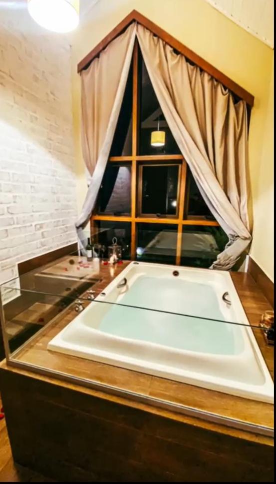 Deluxe Double Room with Bath photo 2