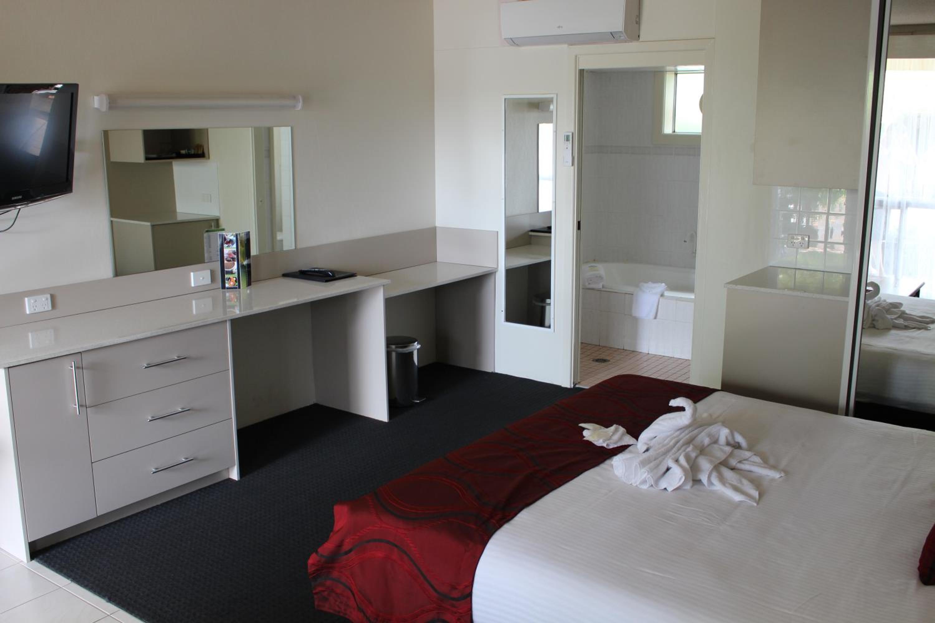 King Room with Spa Bath photo 2