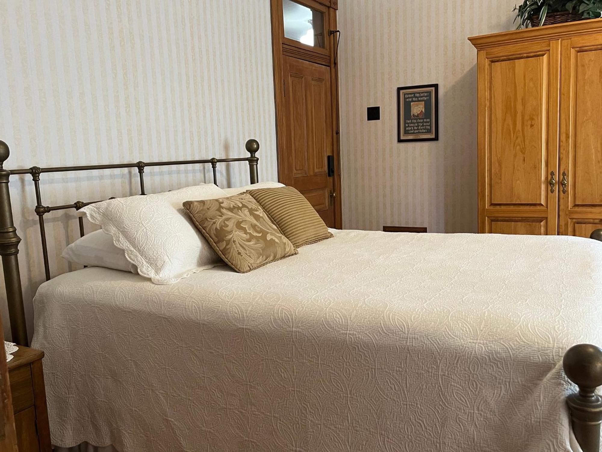 Deluxe Double Room with Balcony - Photo 3