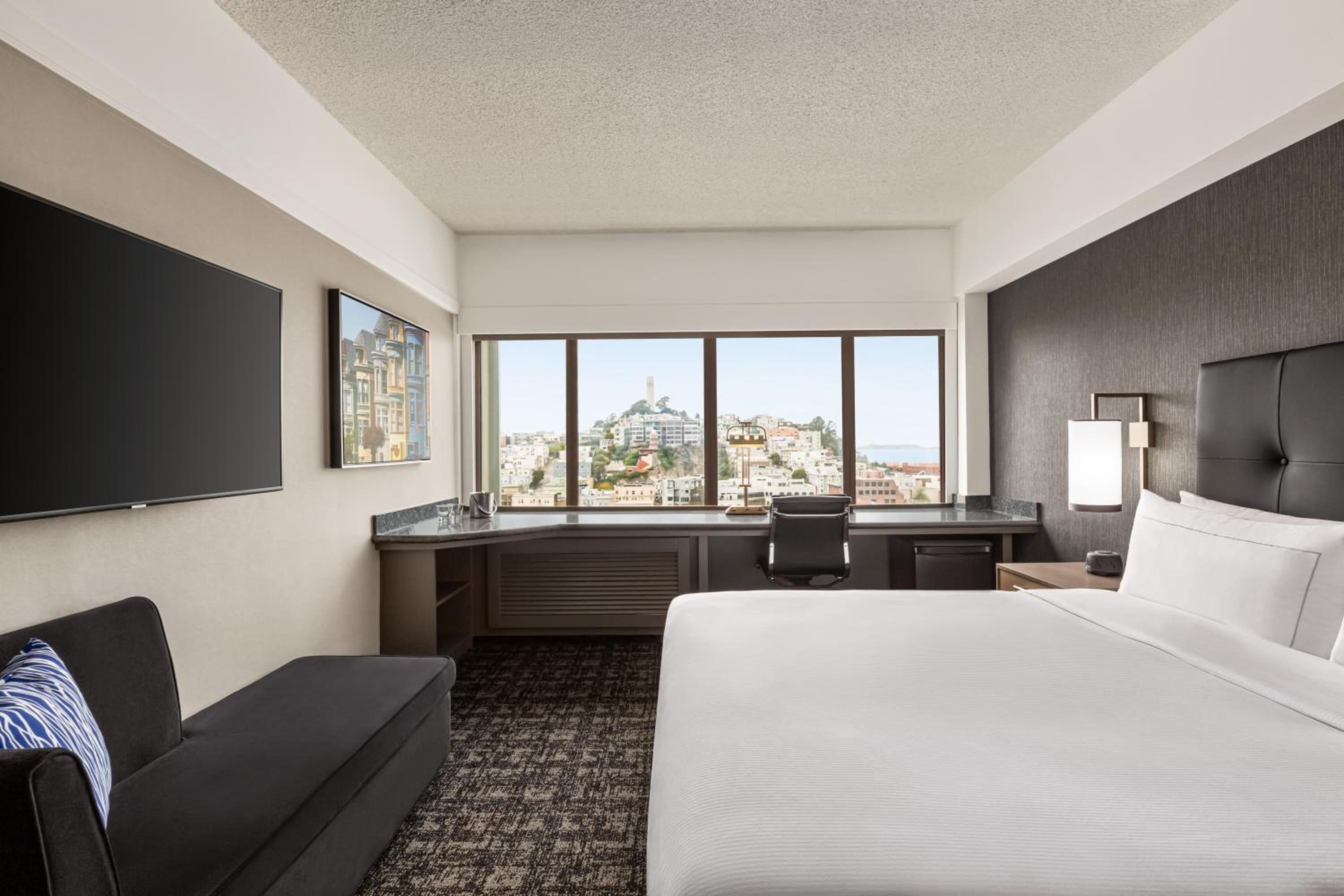 Standard King Room - Photo 2