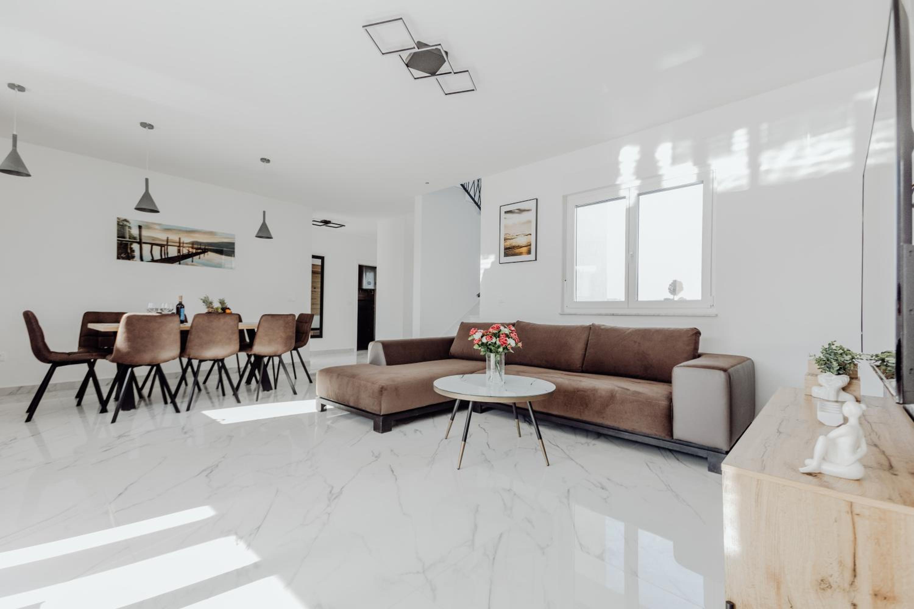 Villa photo 1