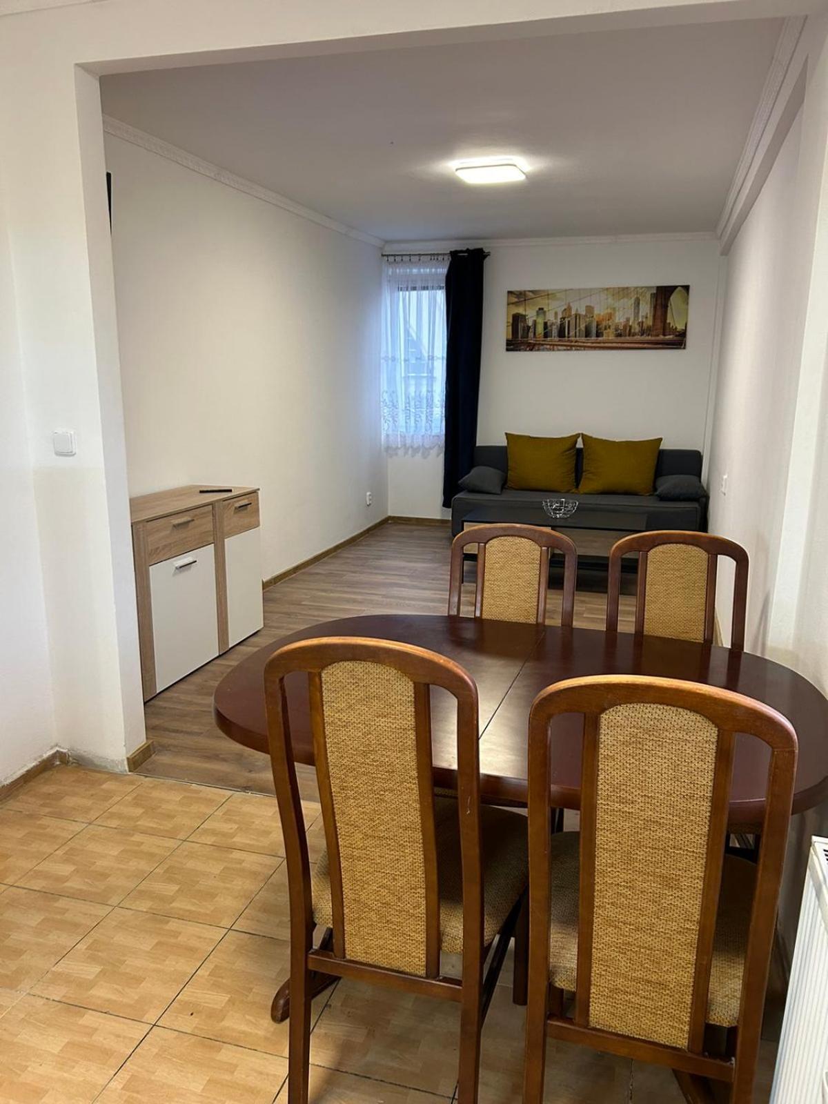 Two-Bedroom Apartment with Balcony - Photo 4