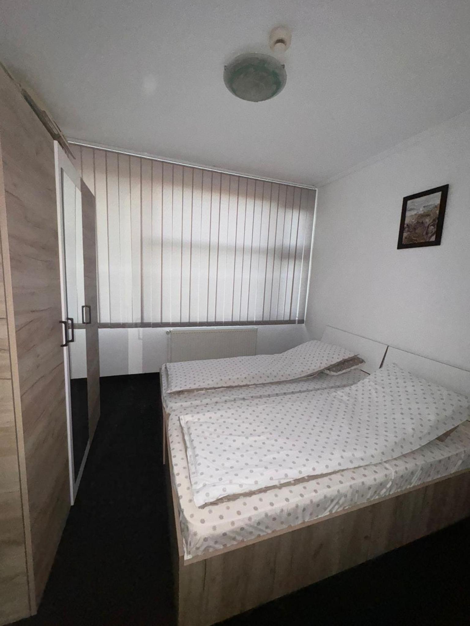Double or Twin Room with Private Bathroom photo 2