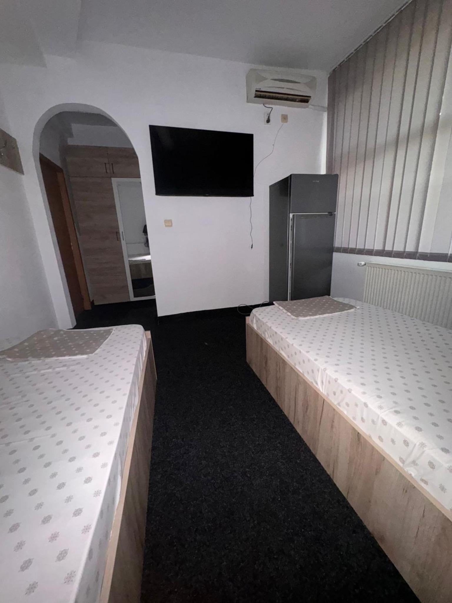 Double or Twin Room with Private Bathroom photo 1