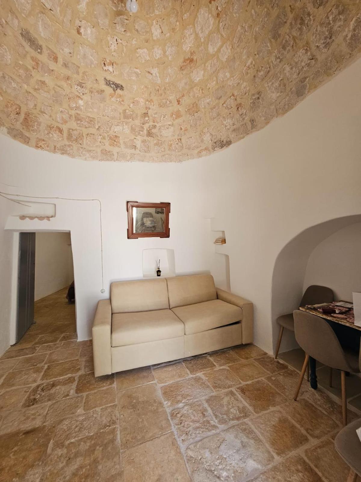 One-Bedroom House photo 1