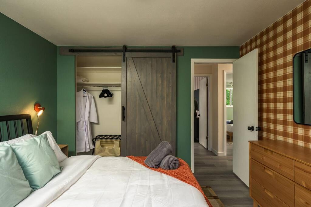 Four-Bedroom House photo 1