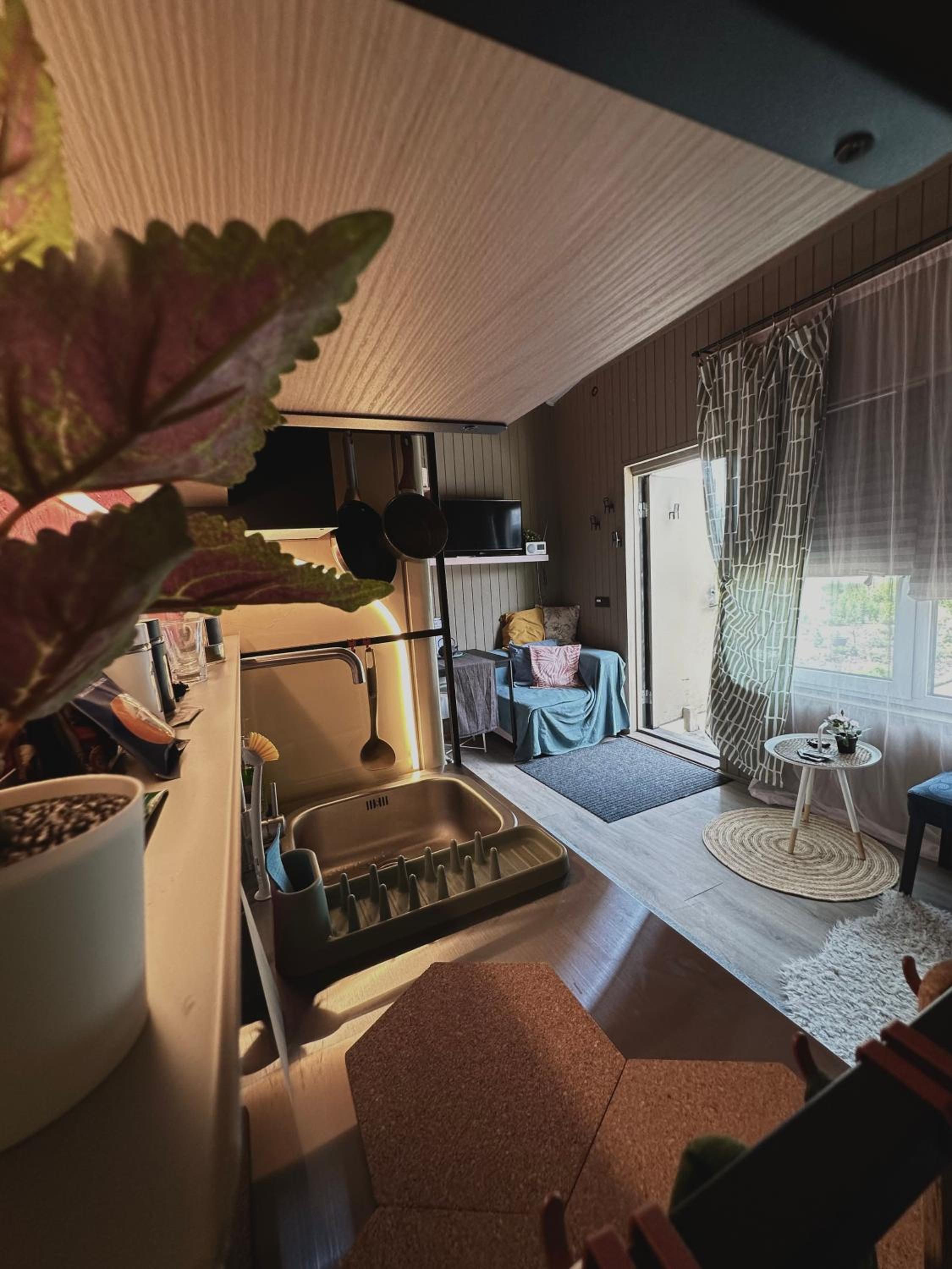 One-Bedroom House - Photo 12