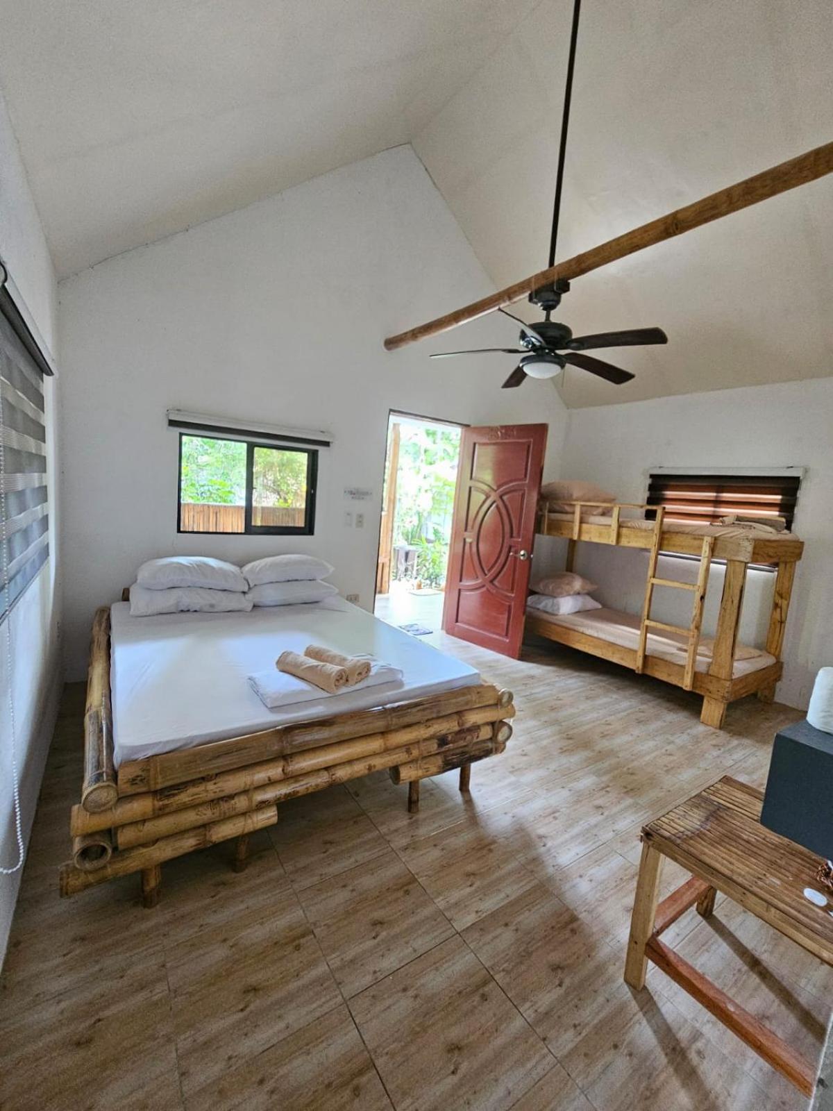 Deluxe Double or Twin Room with Balcony - Photo 4