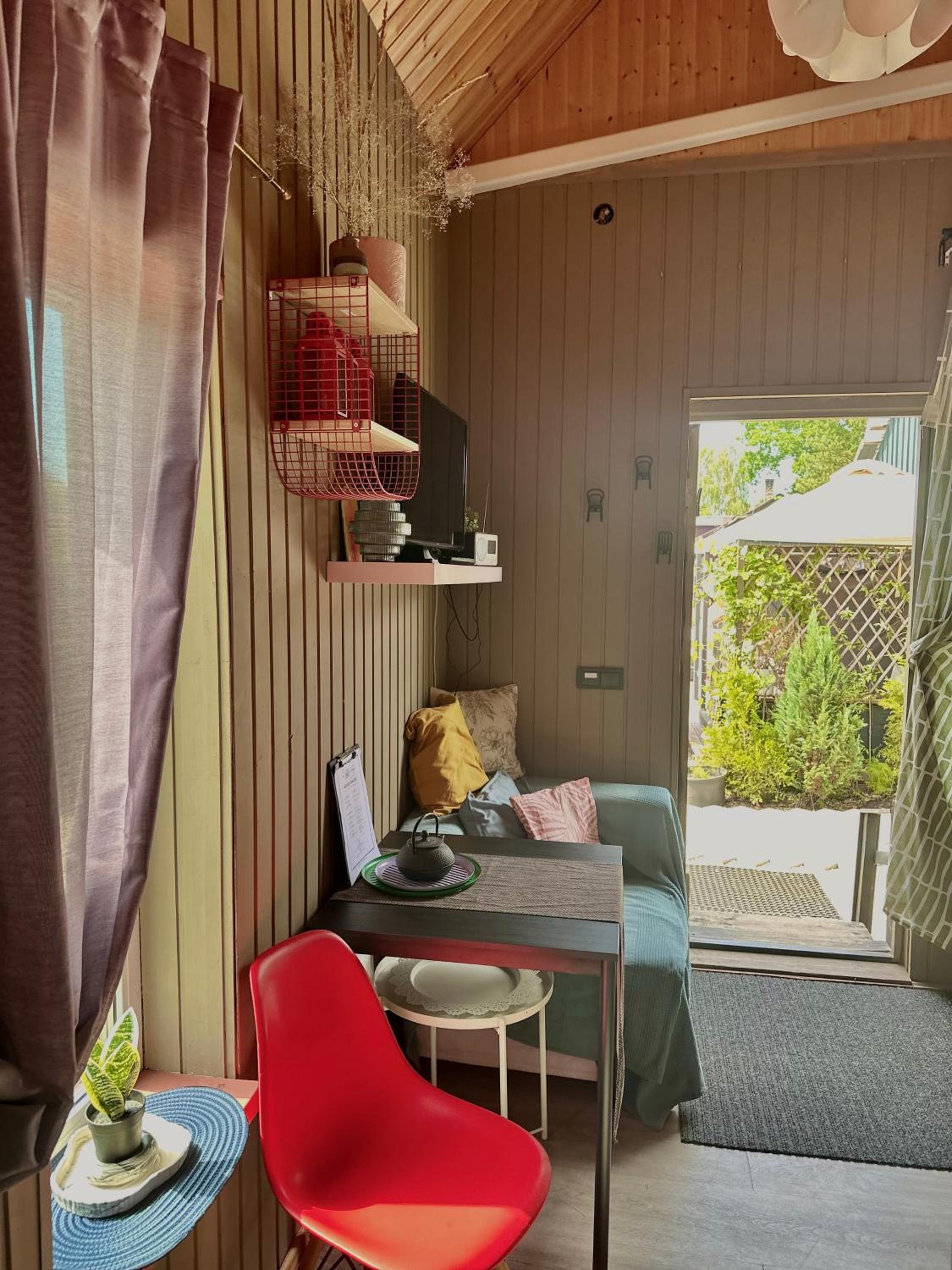 One-Bedroom House - Photo 21