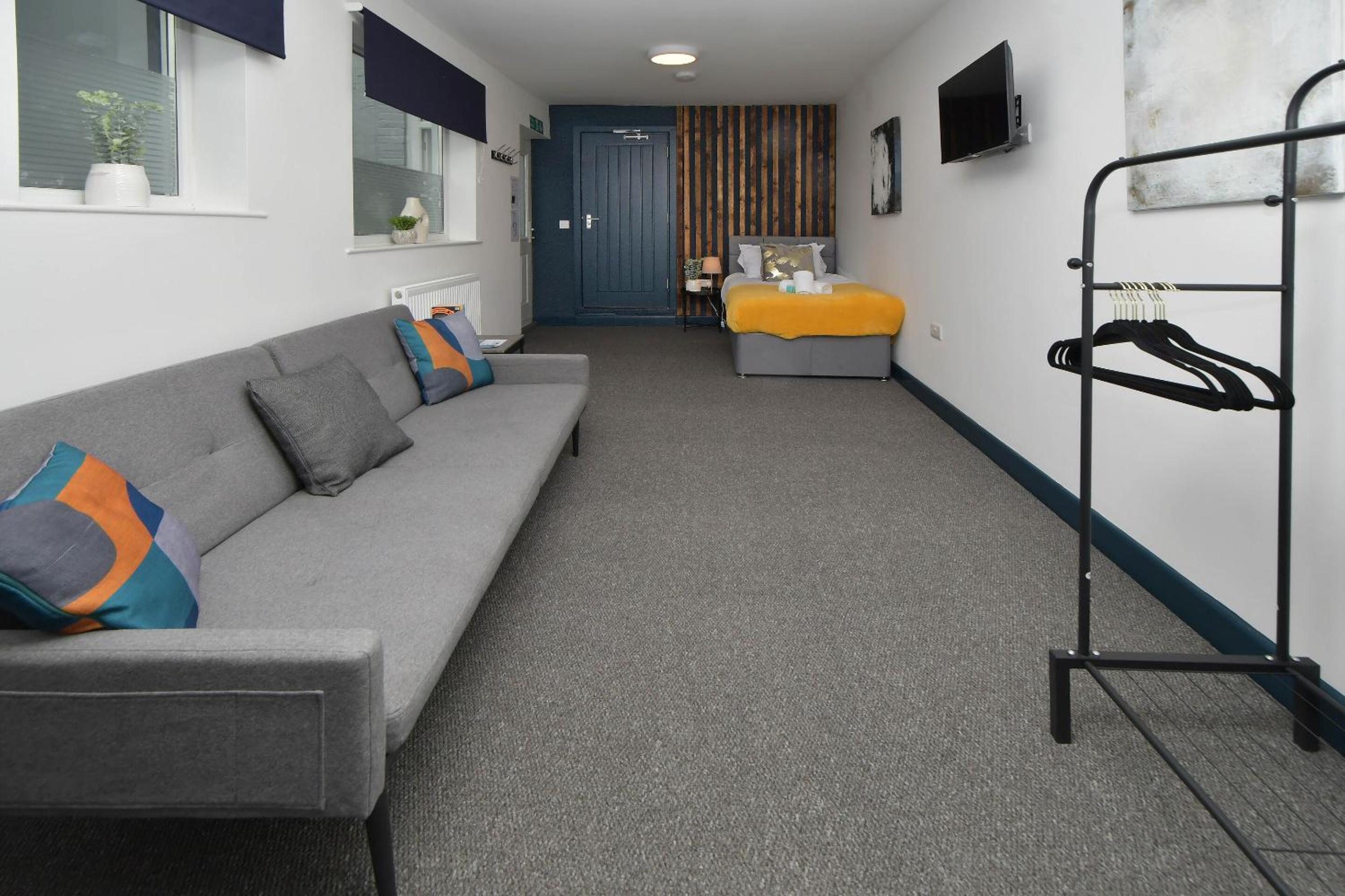 Single Room with Private Bathroom photo 3