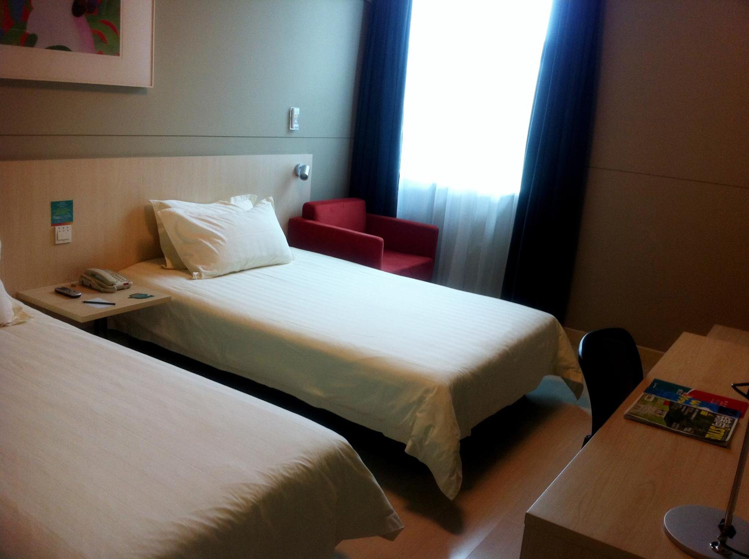 Standard Twin Room B - Photo 1