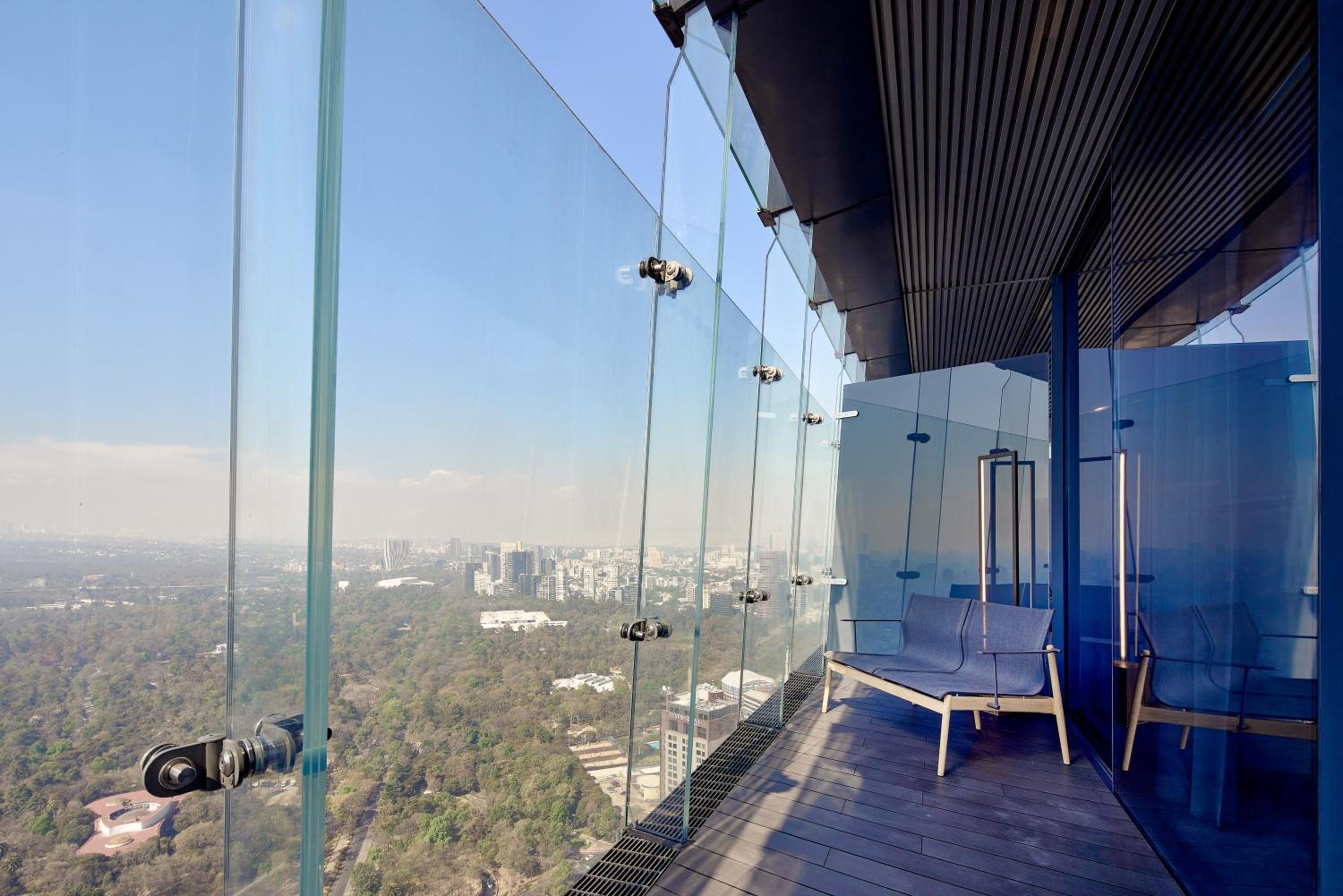 Deluxe Double Room with Balcony and Garden View