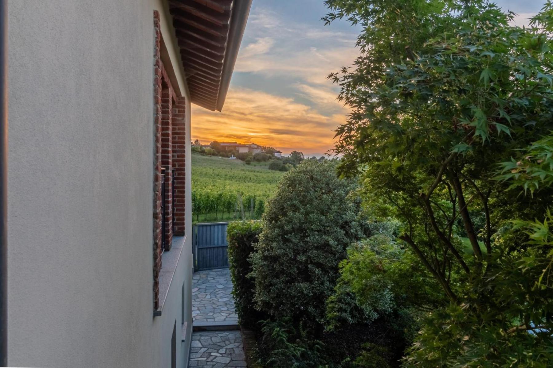 Villa photo 2