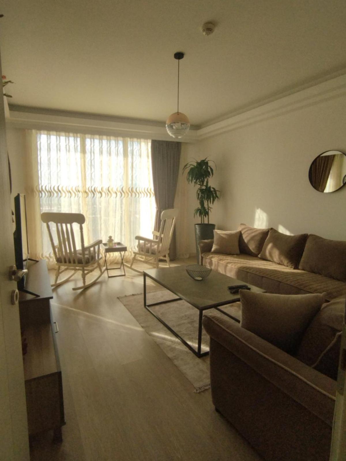 One-Bedroom Apartment with Balcony and City View photo 1
