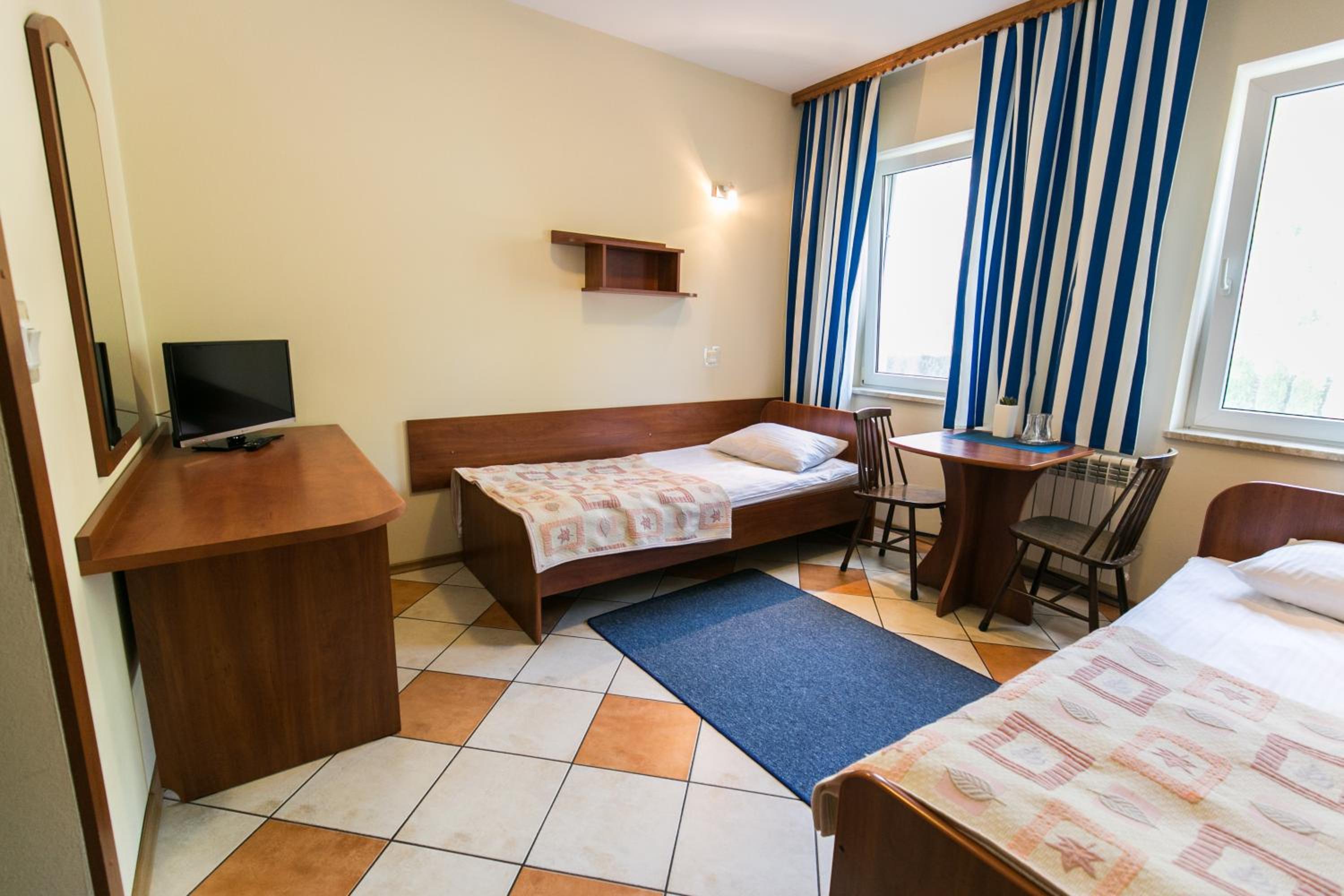 Double or Twin Room - Photo 7