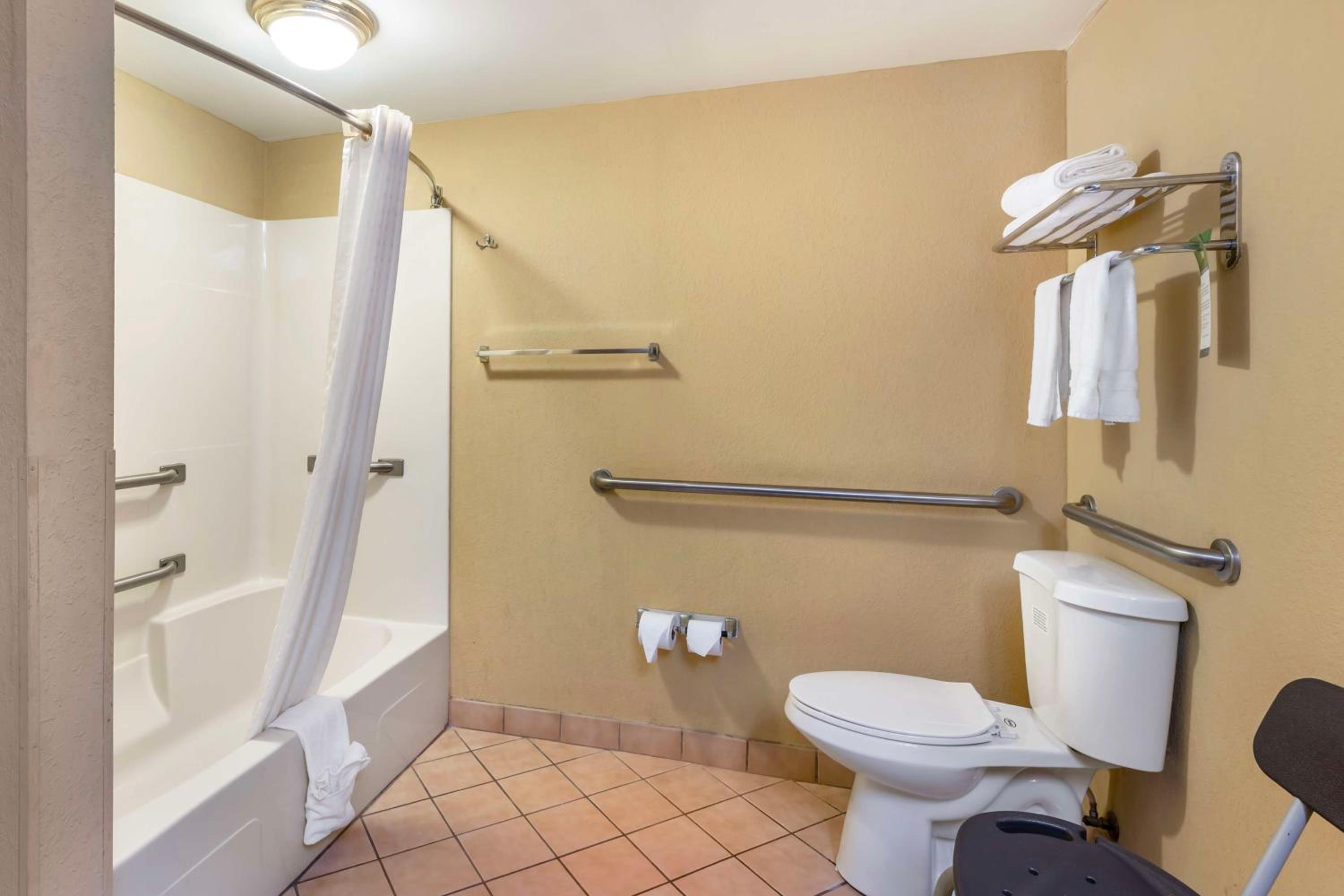 King Room - Disability Access/Smoking - Photo 3