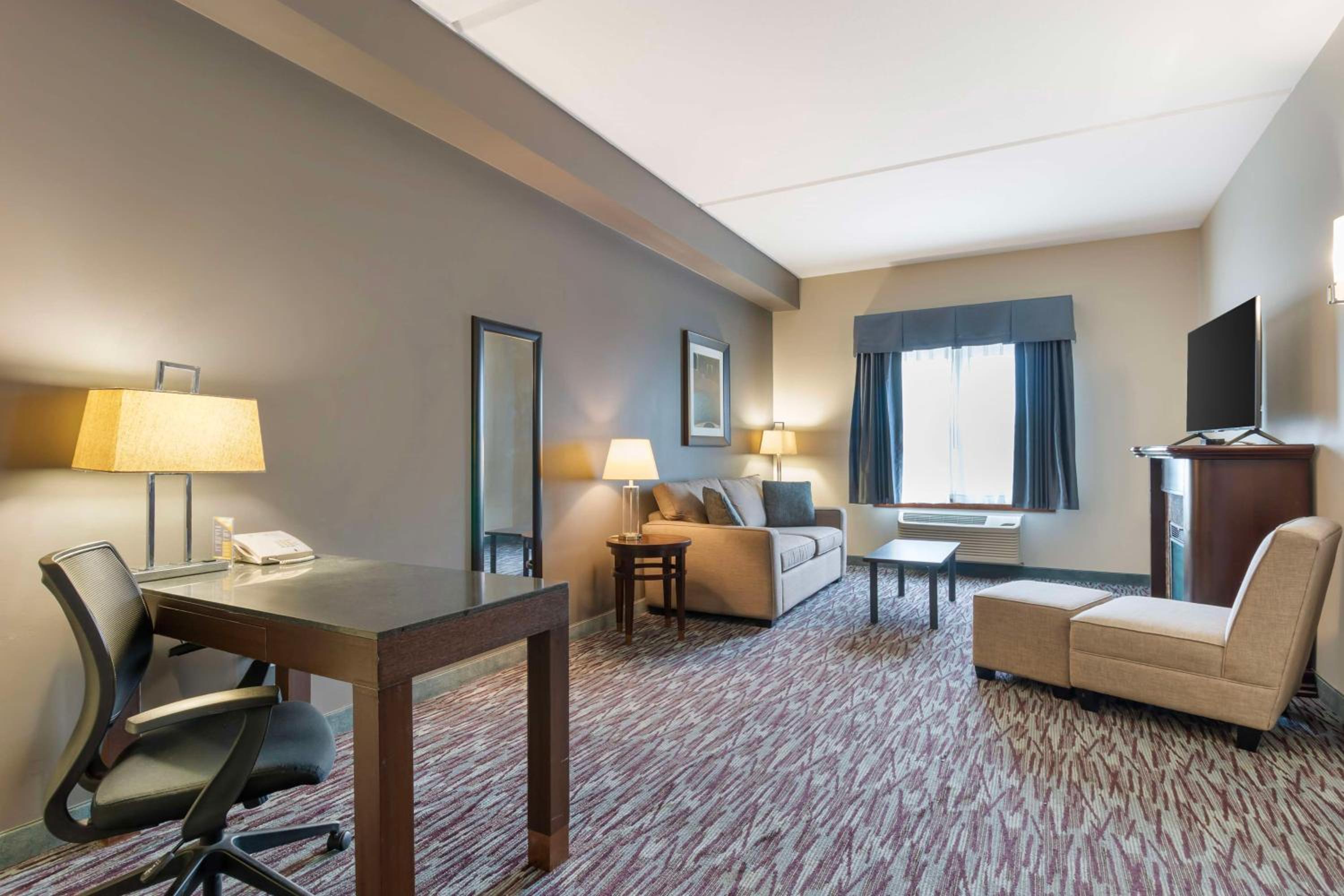 King Room with Sofa Bed - Non-Smoking