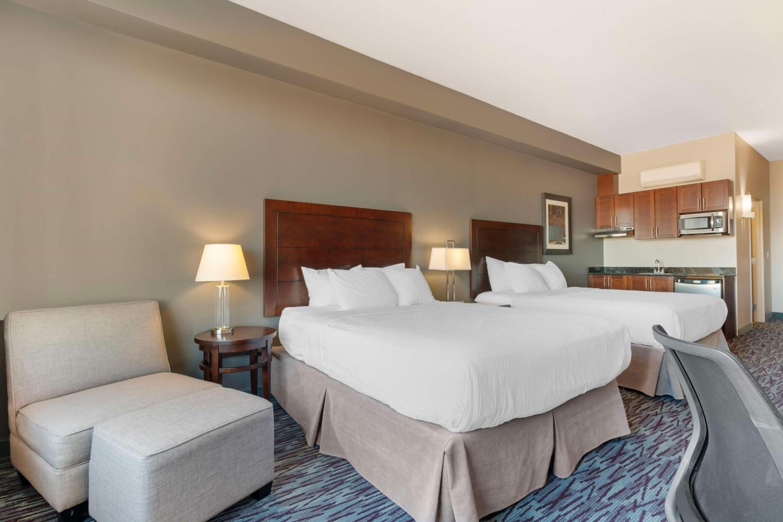 Queen Room With Two Queen Beds - Disability Access/Non-Smoking photo 2