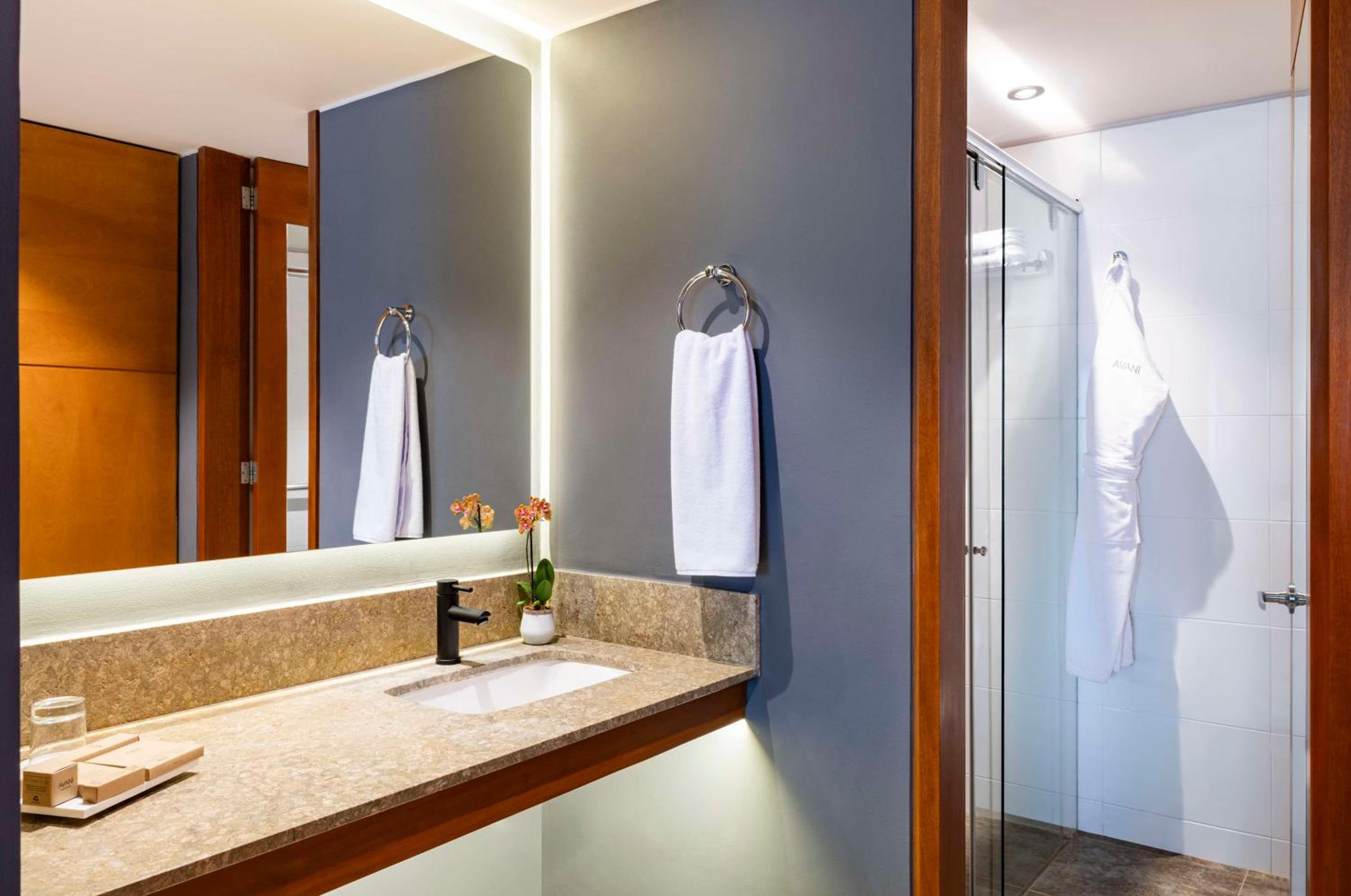 Standard Double Room Free Parking Promo With Breakfast - Photo 2