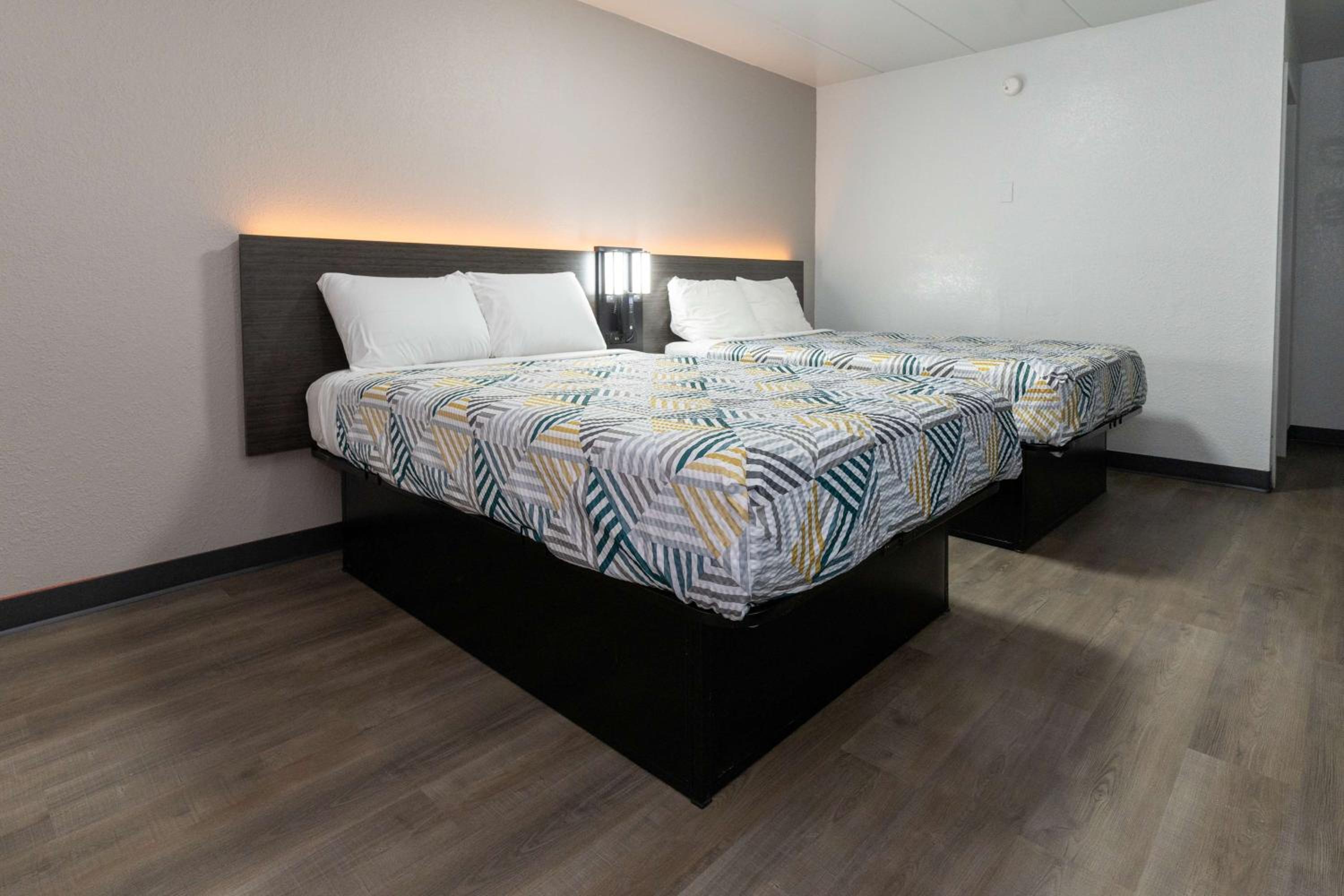 Deluxe Quadruple Room - Non-Smoking - Photo 9