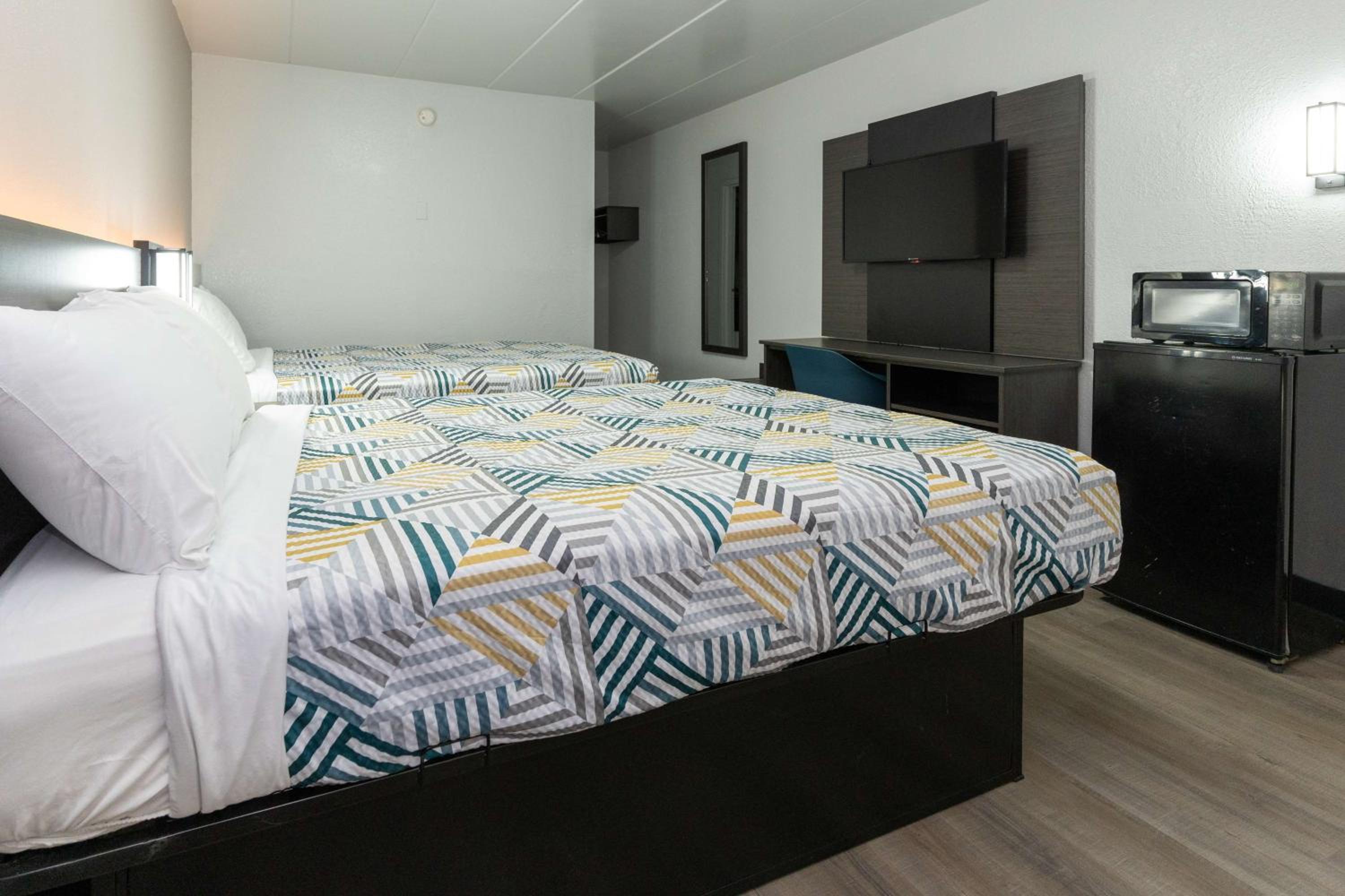 Deluxe Quadruple Room - Non-Smoking - Photo 3