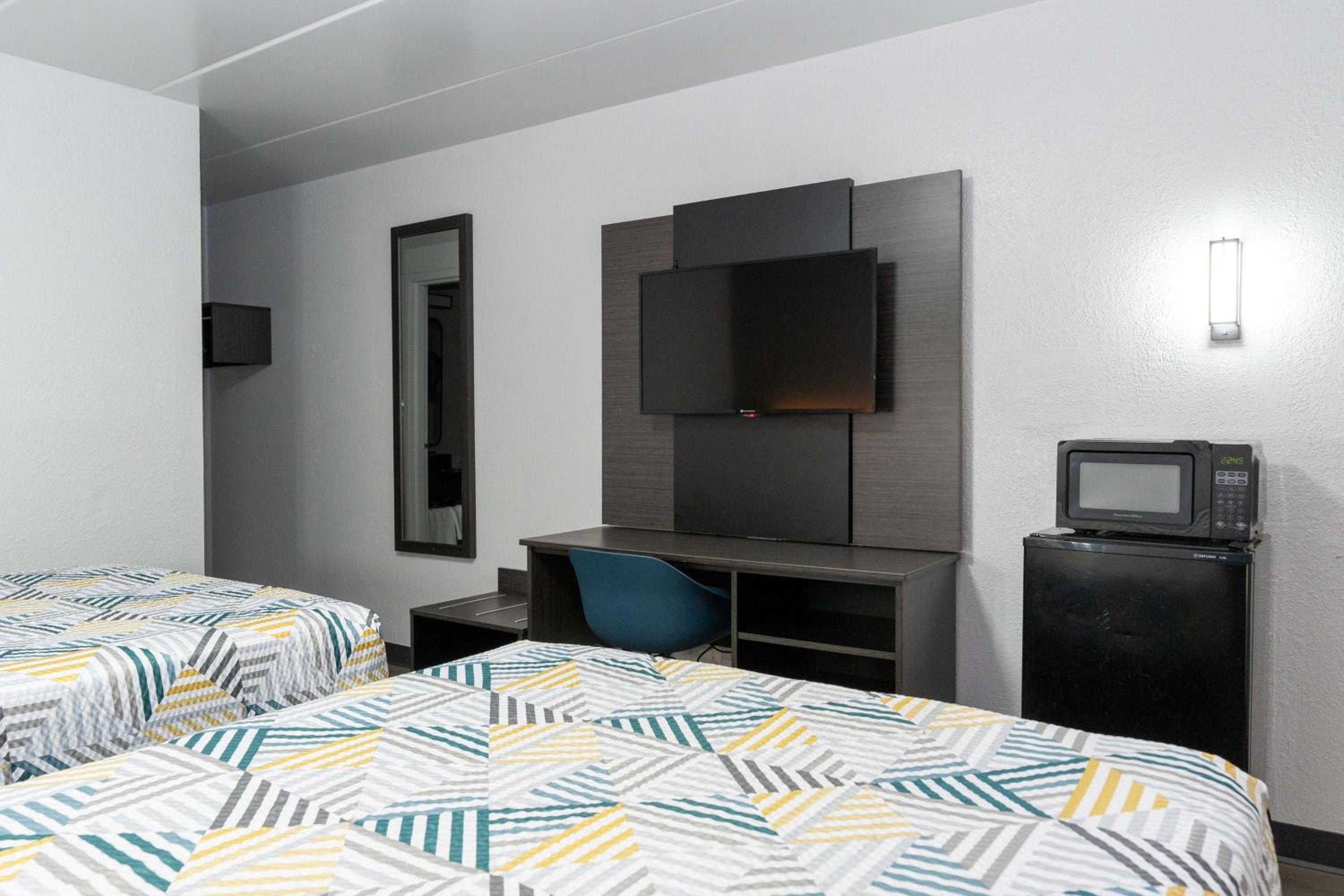 Deluxe Quadruple Room - Non-Smoking - Photo 2