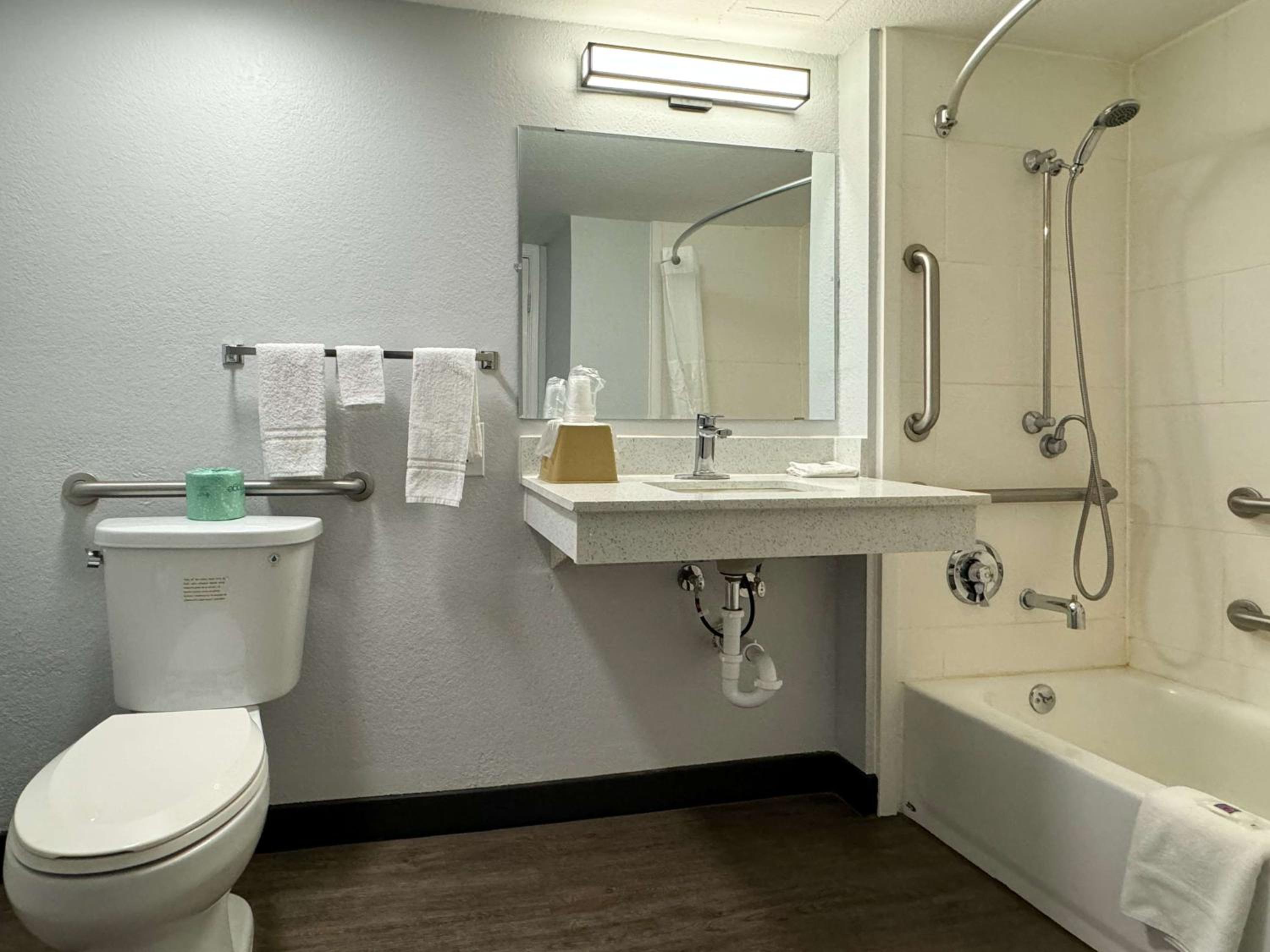 King Room - Disability Access - Non-Smoking