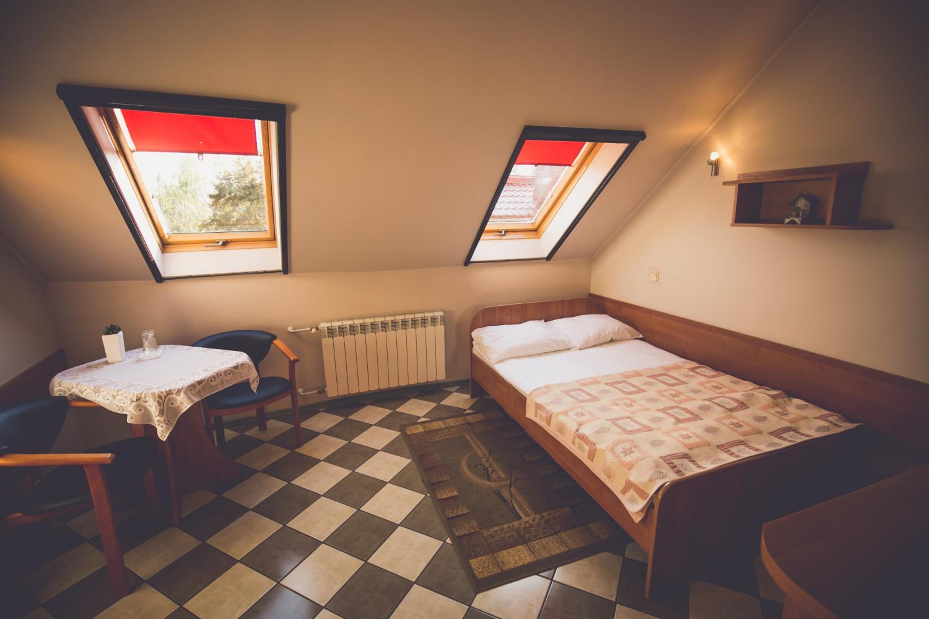 Double or Twin Room - Photo 5