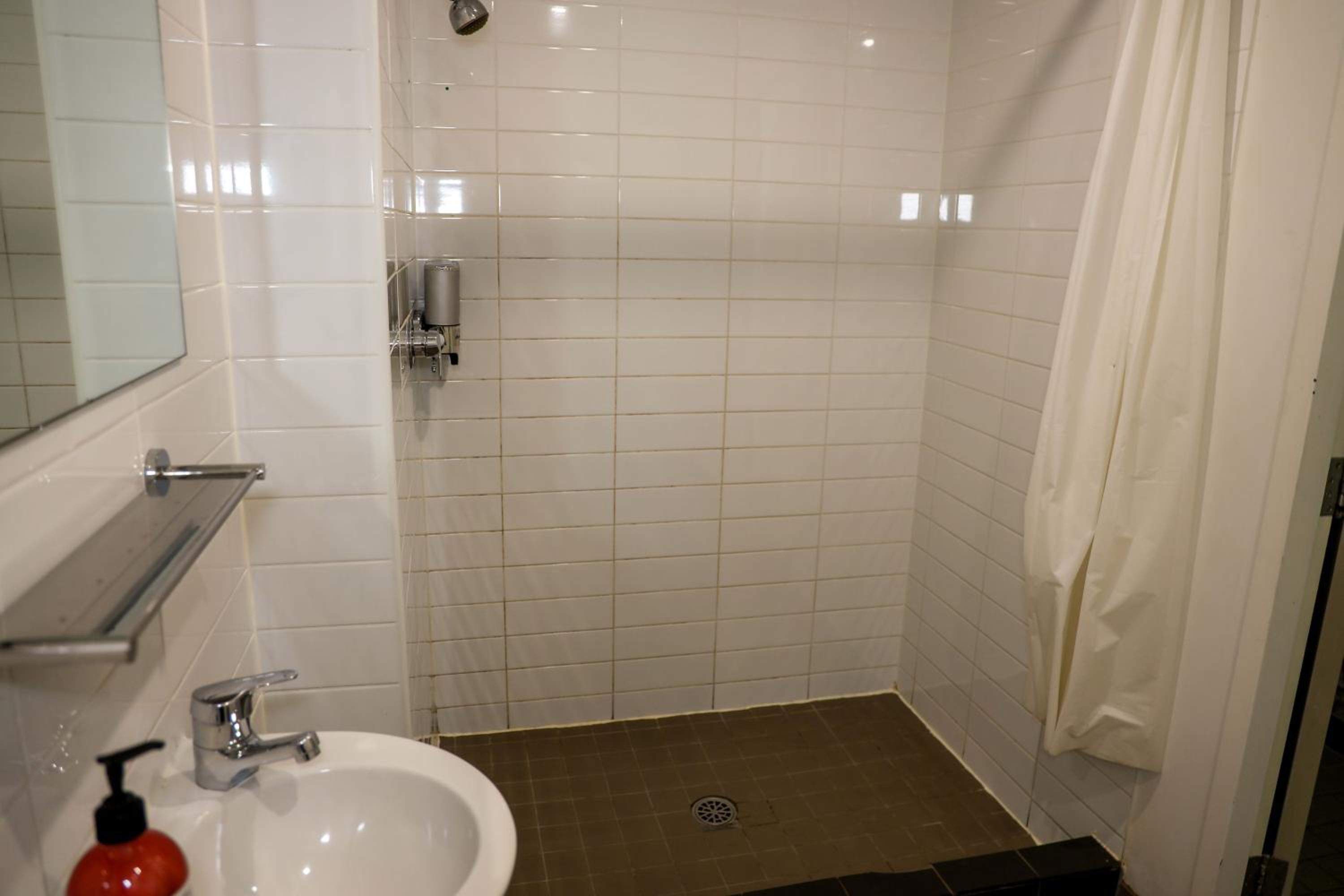 King Room with Private Bathroom photo 3