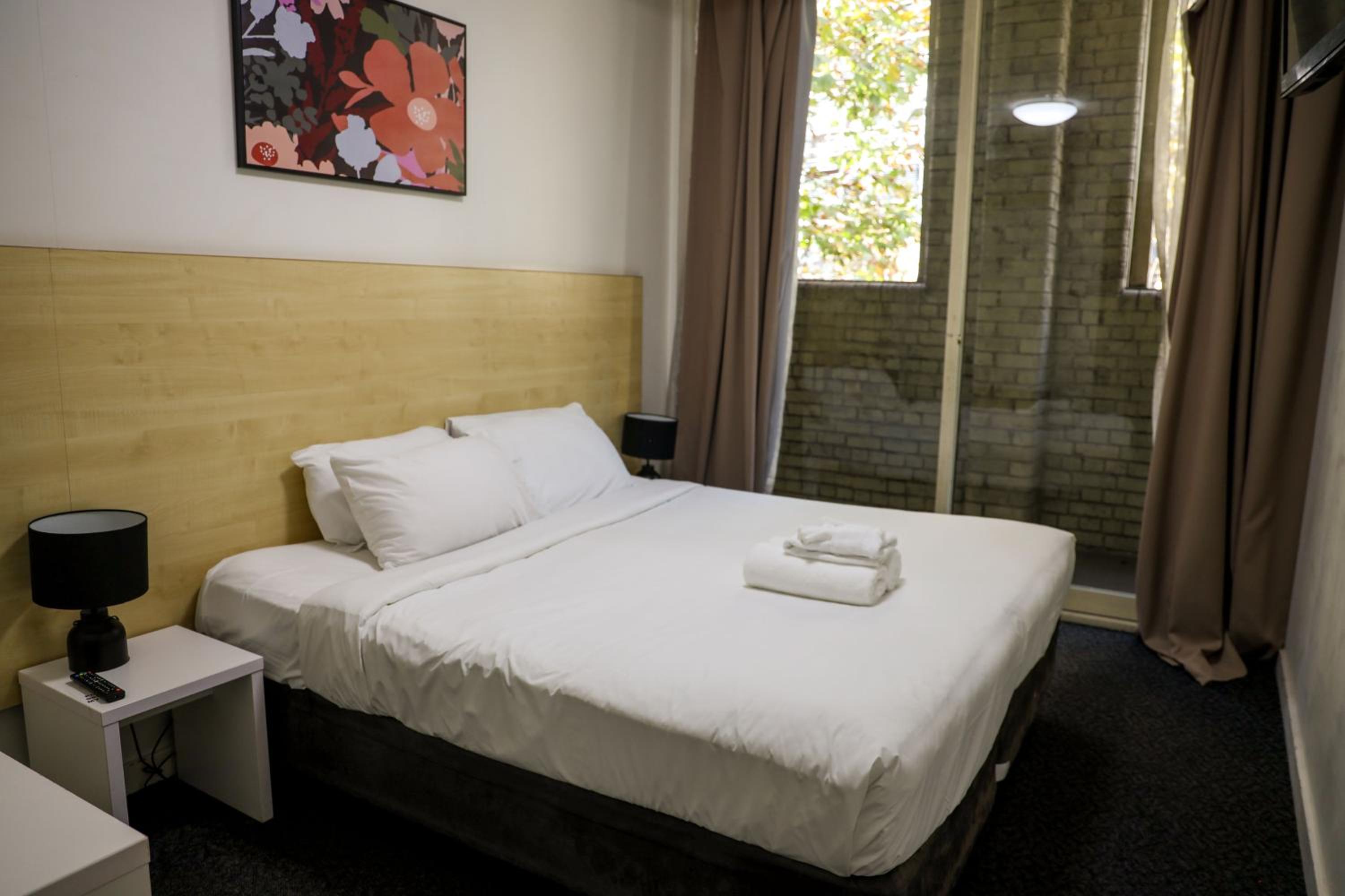 King Room with Private Bathroom photo 2