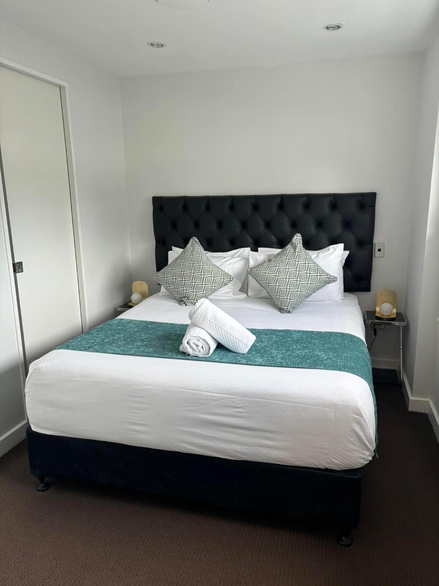 Two-Bedroom Apartment - Photo 12