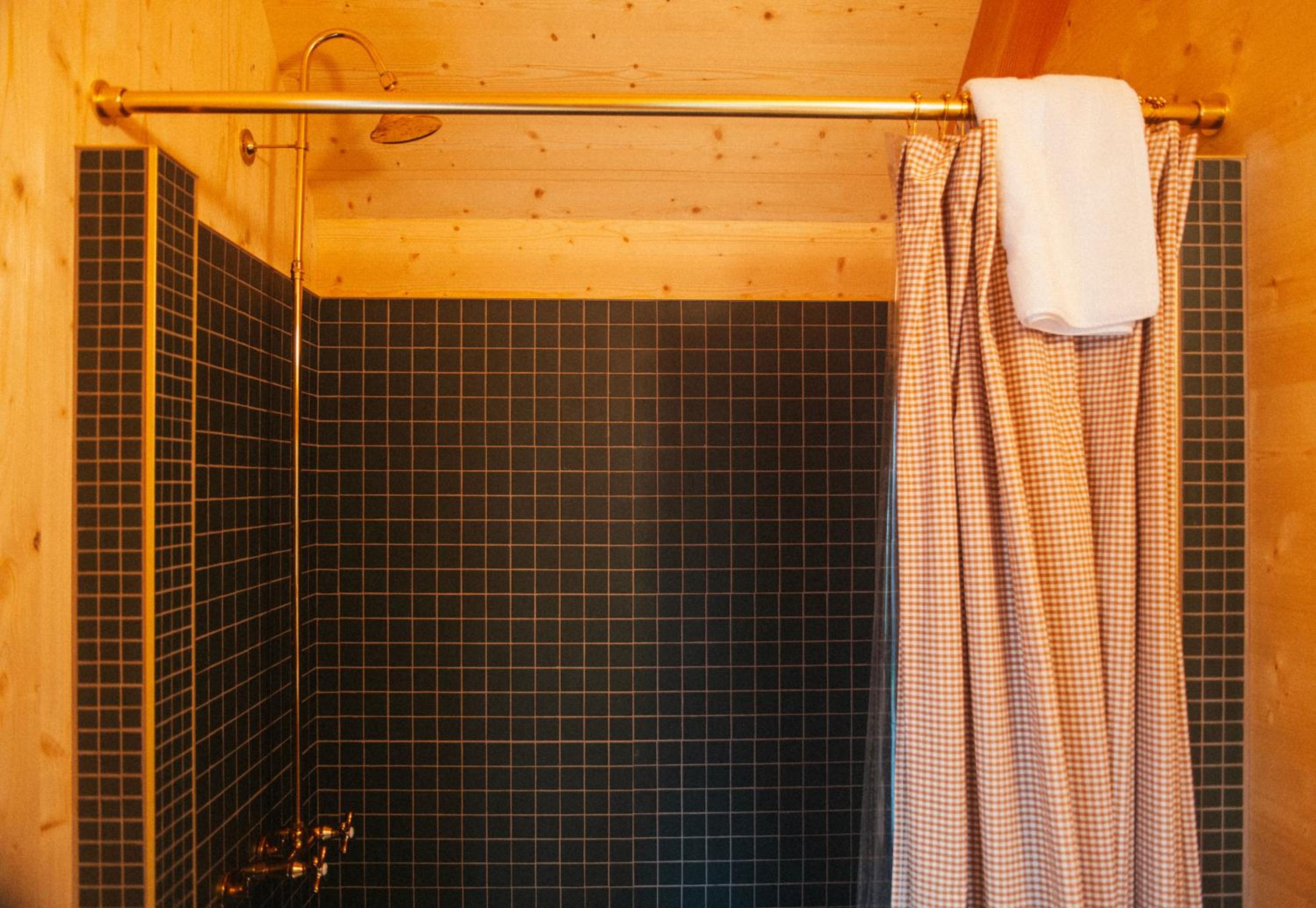 Tiny Cabin - King Kitchenette photo 3