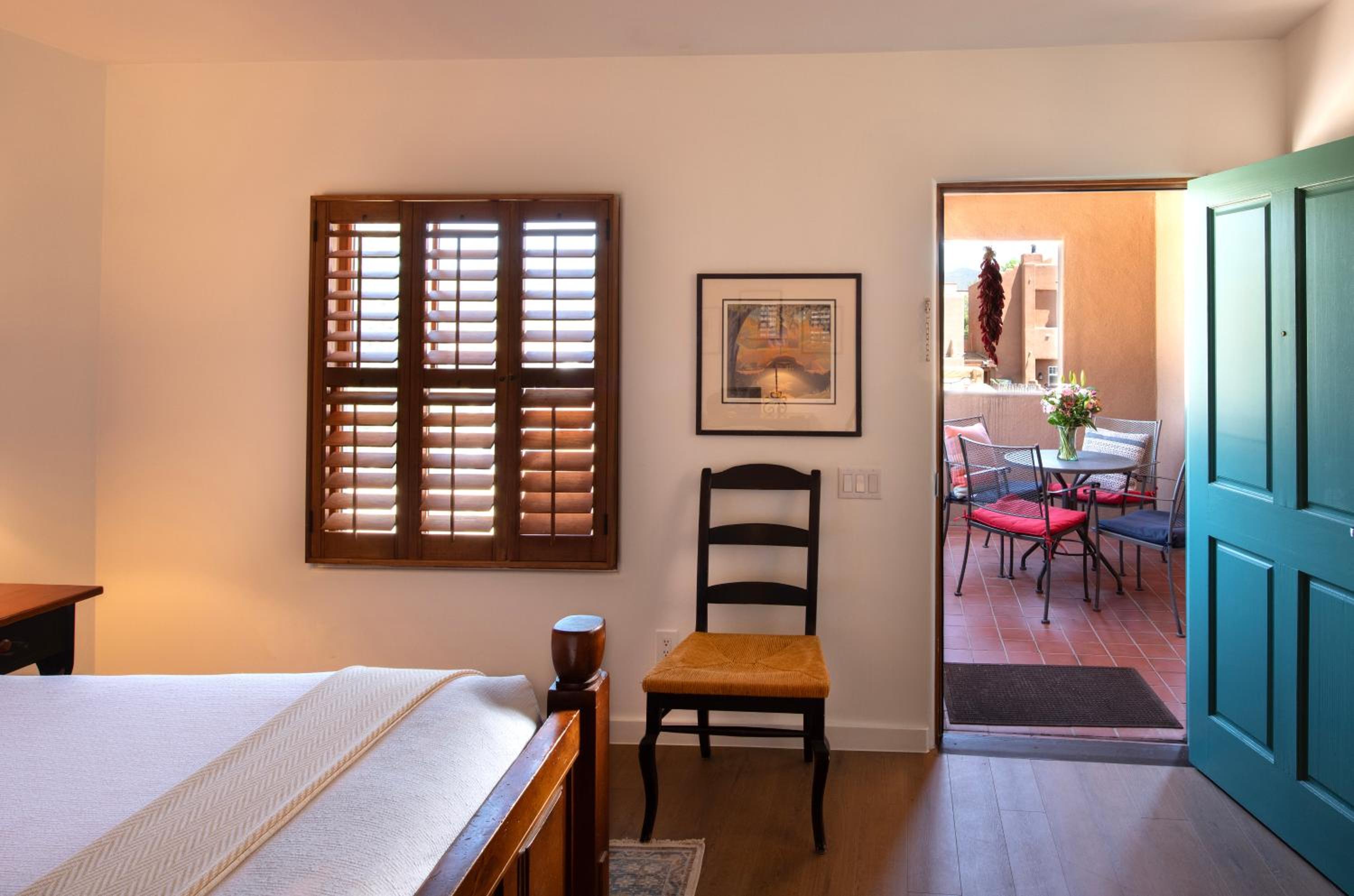 King Room with Fireplace - Photo 4