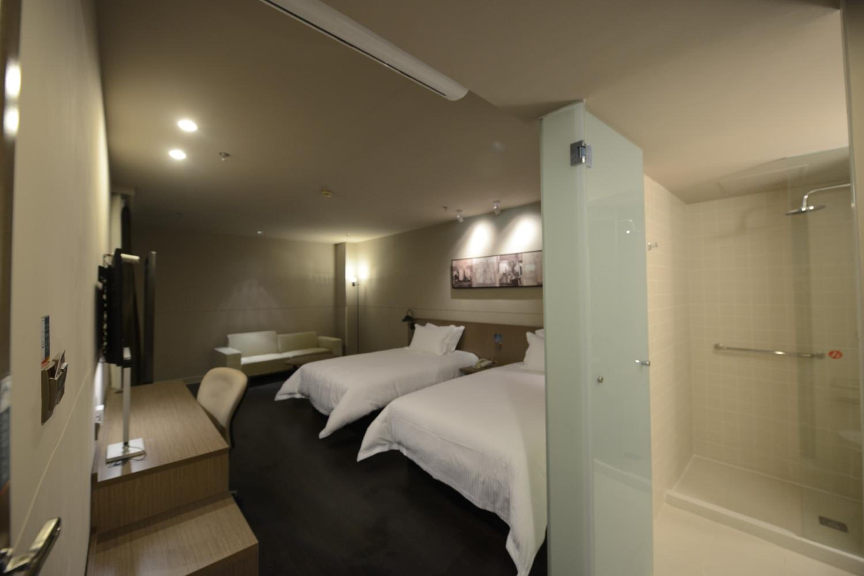 Business Twin Room A