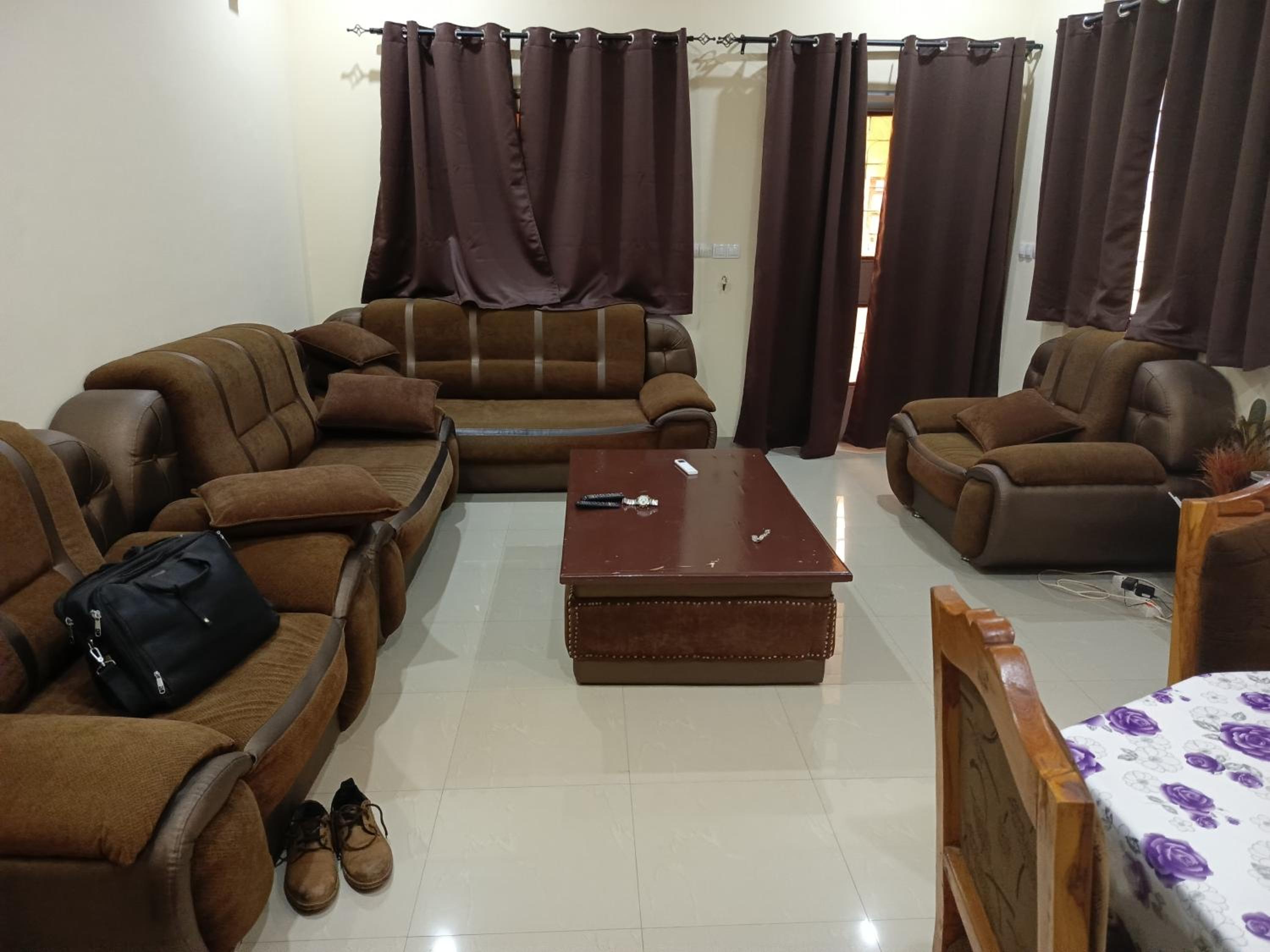 One-Bedroom House photo 1